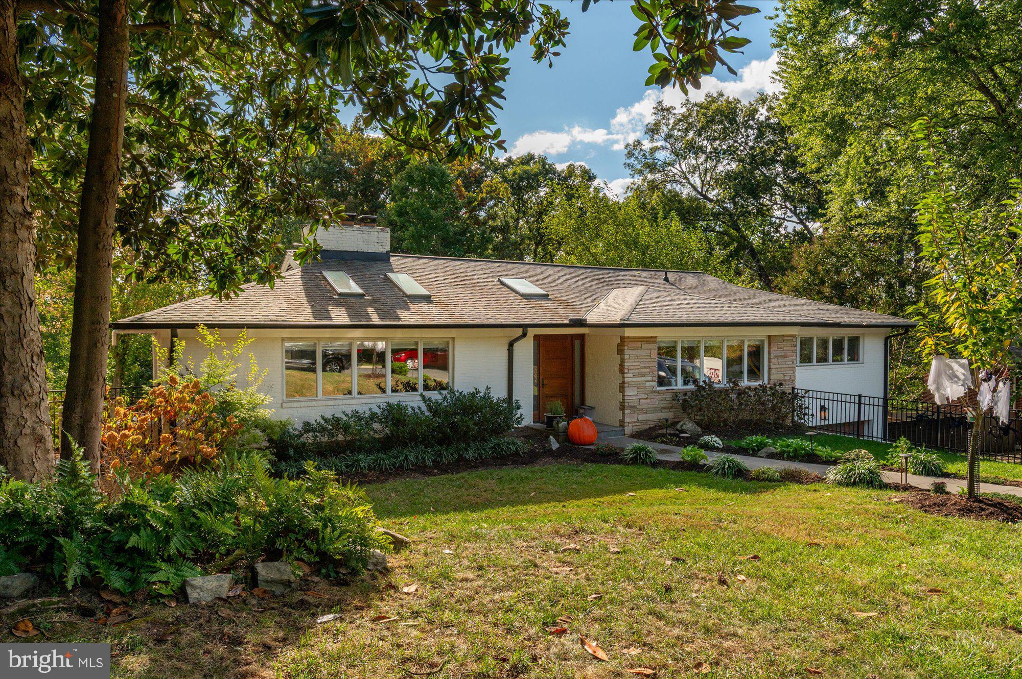 TULIP HILL - Residential