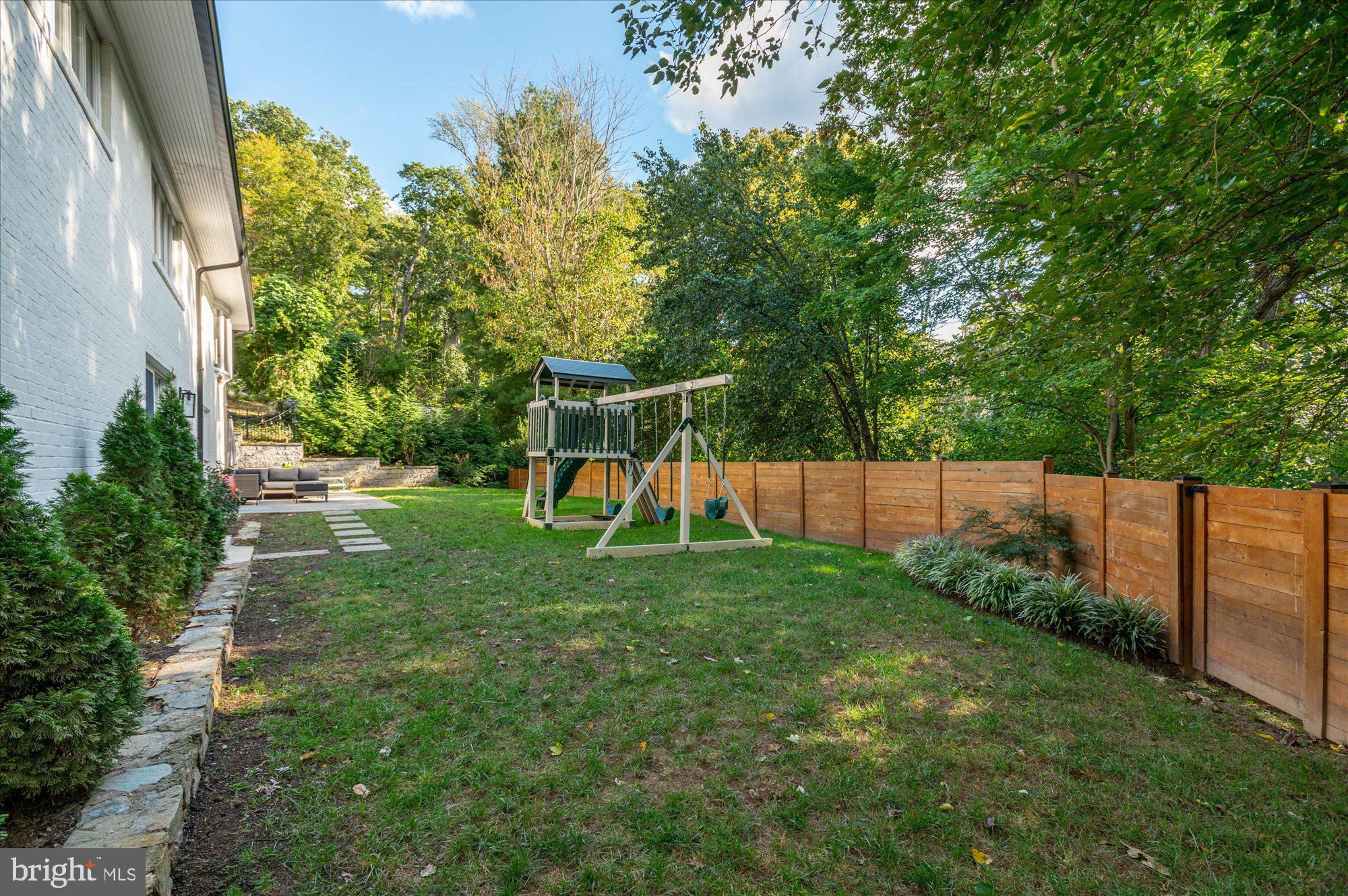 TULIP HILL - Residential