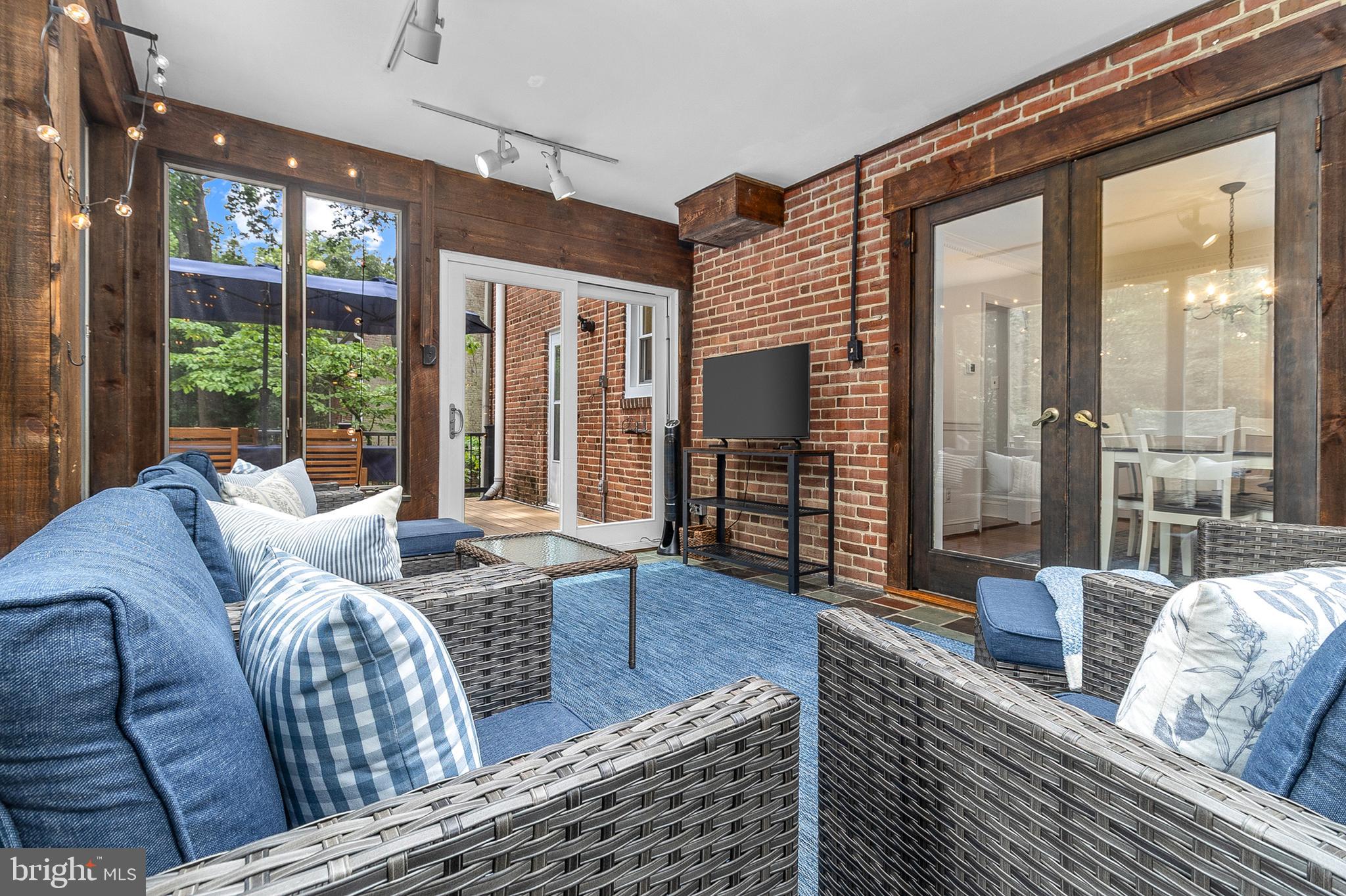 PINE RIDGE - Residential
