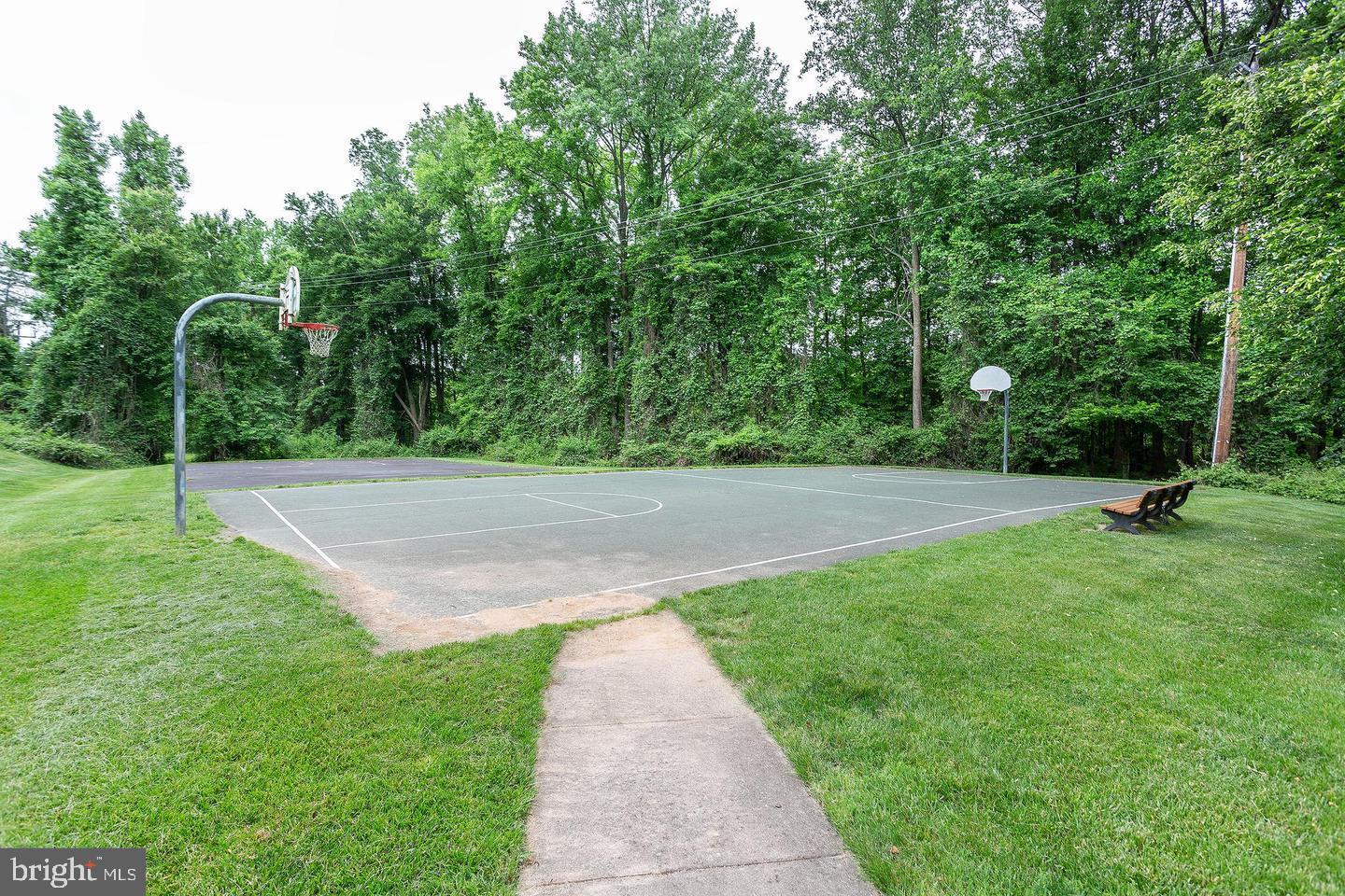 LAFAYETTE VILLAGE - Residential