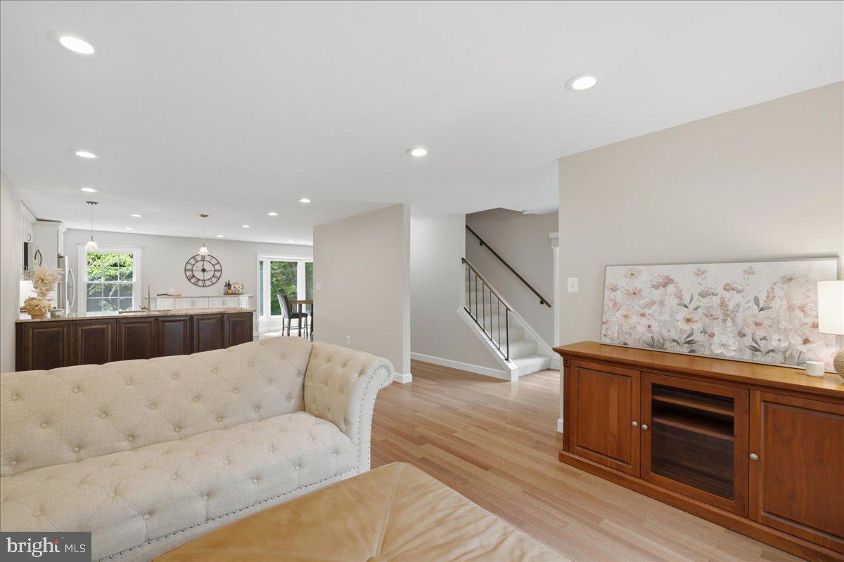 LAFAYETTE VILLAGE - Residential