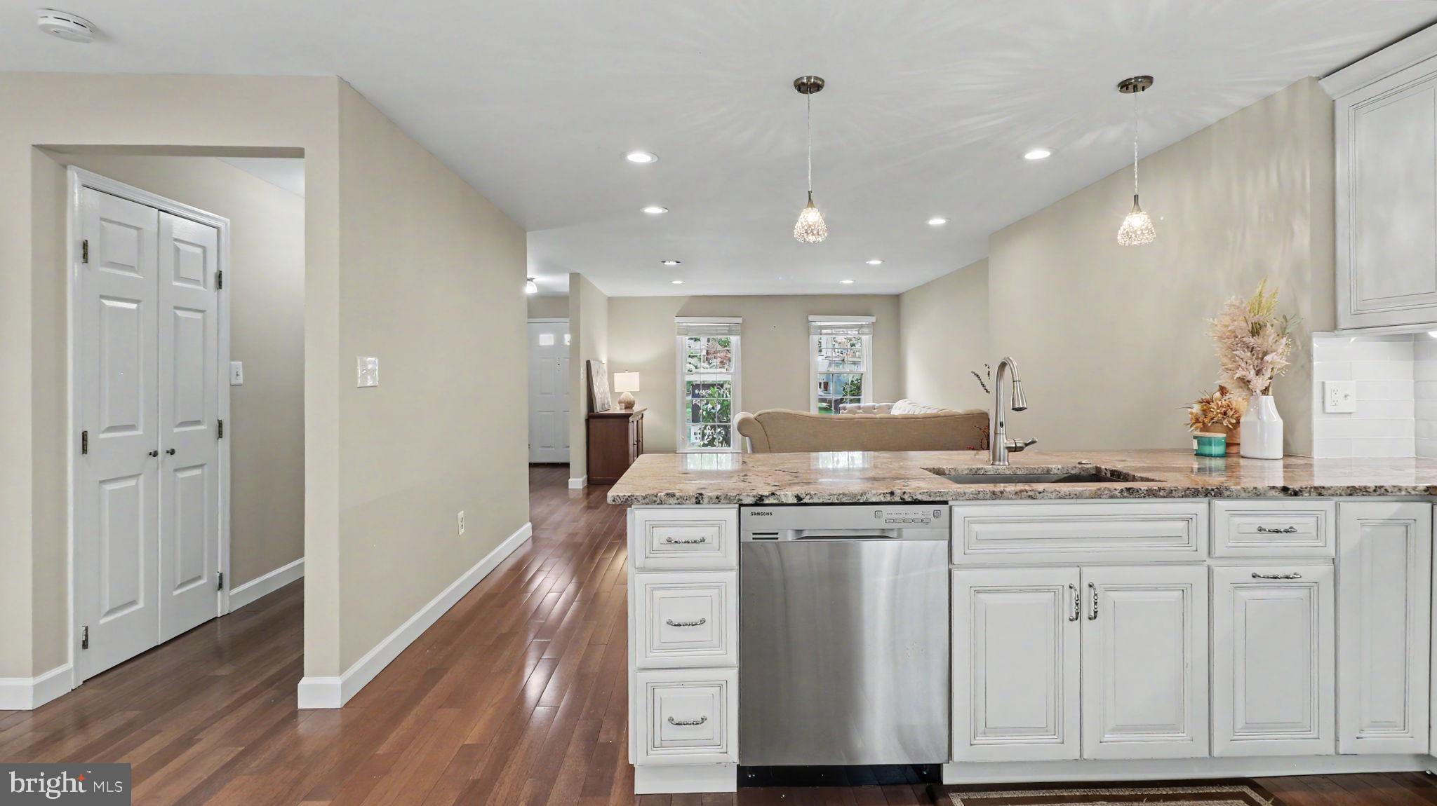 LAFAYETTE VILLAGE - Residential