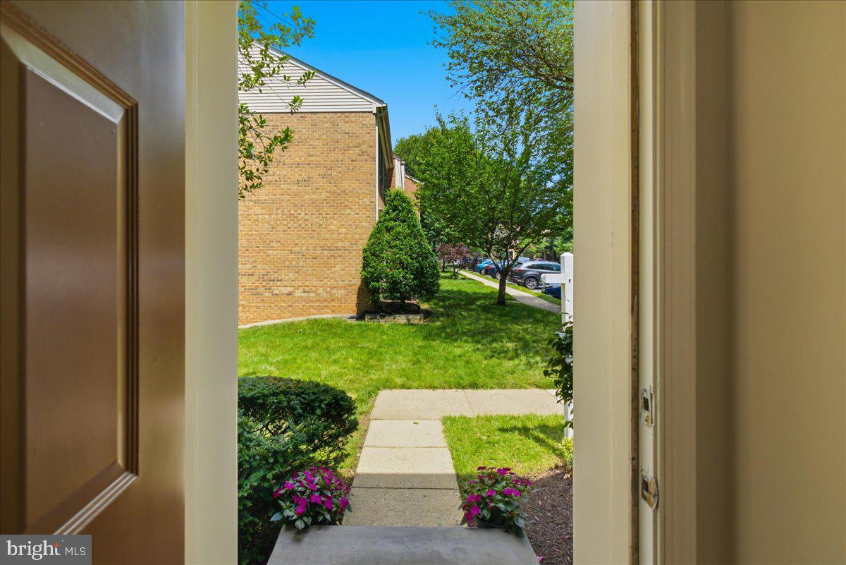 LAFAYETTE VILLAGE - Residential