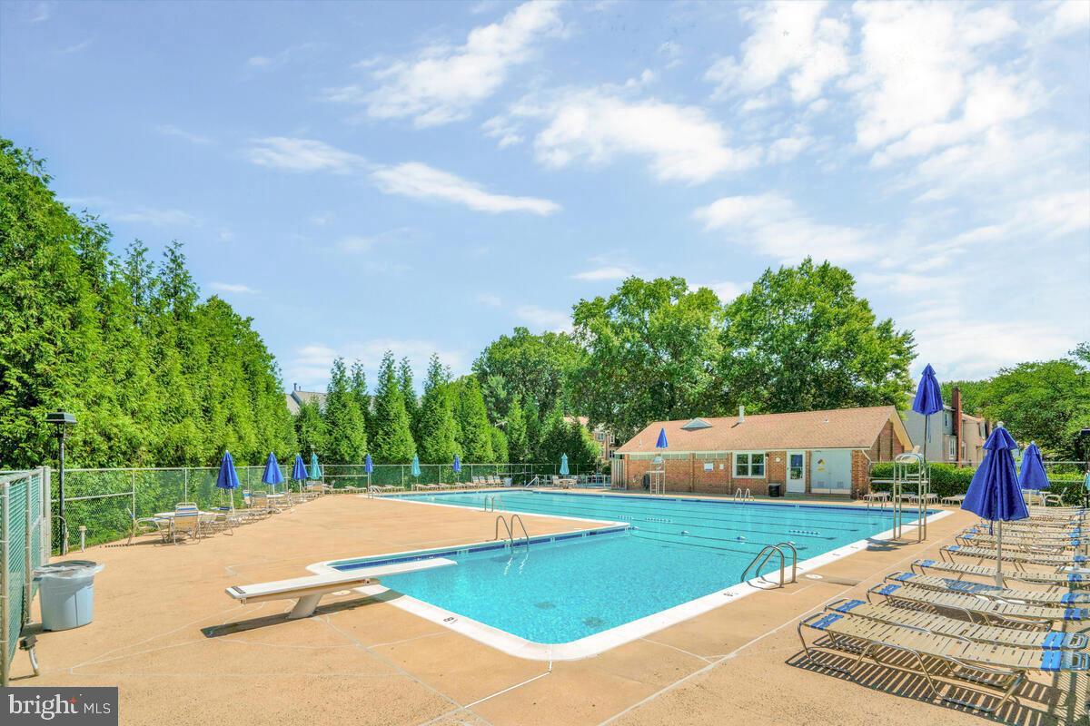 LAFAYETTE VILLAGE - Residential