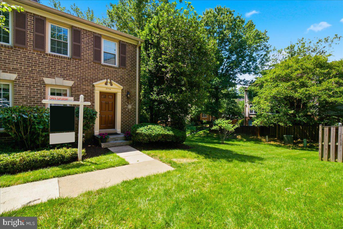 LAFAYETTE VILLAGE - Residential