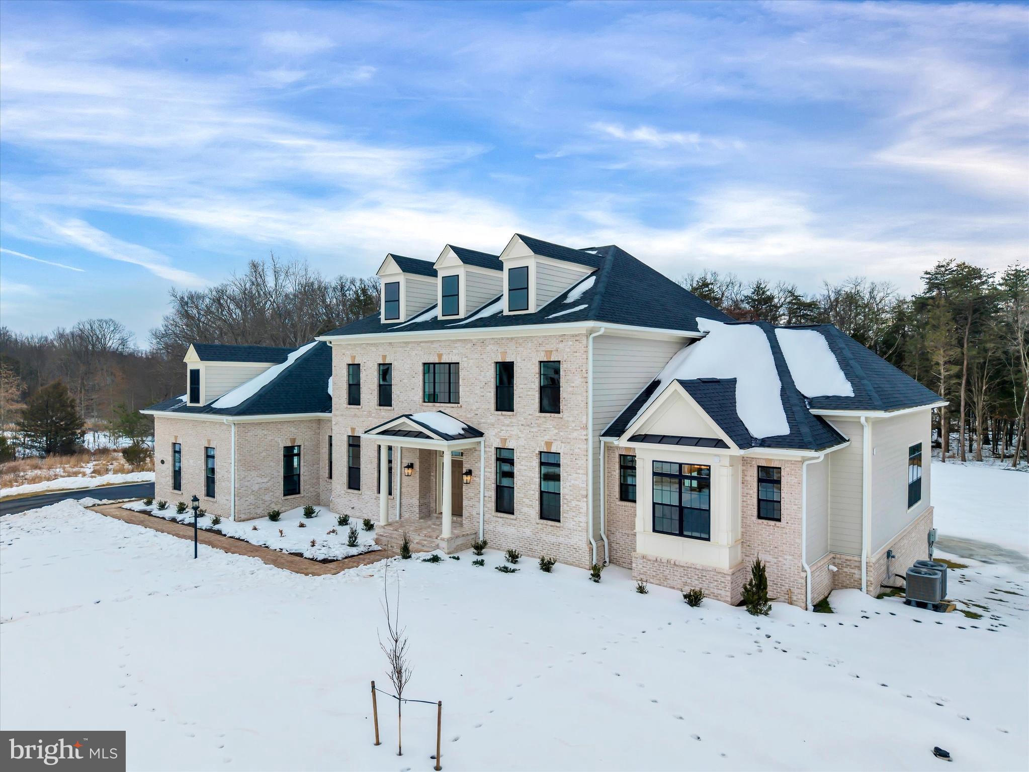 FAIRFAX MANOR - Residential