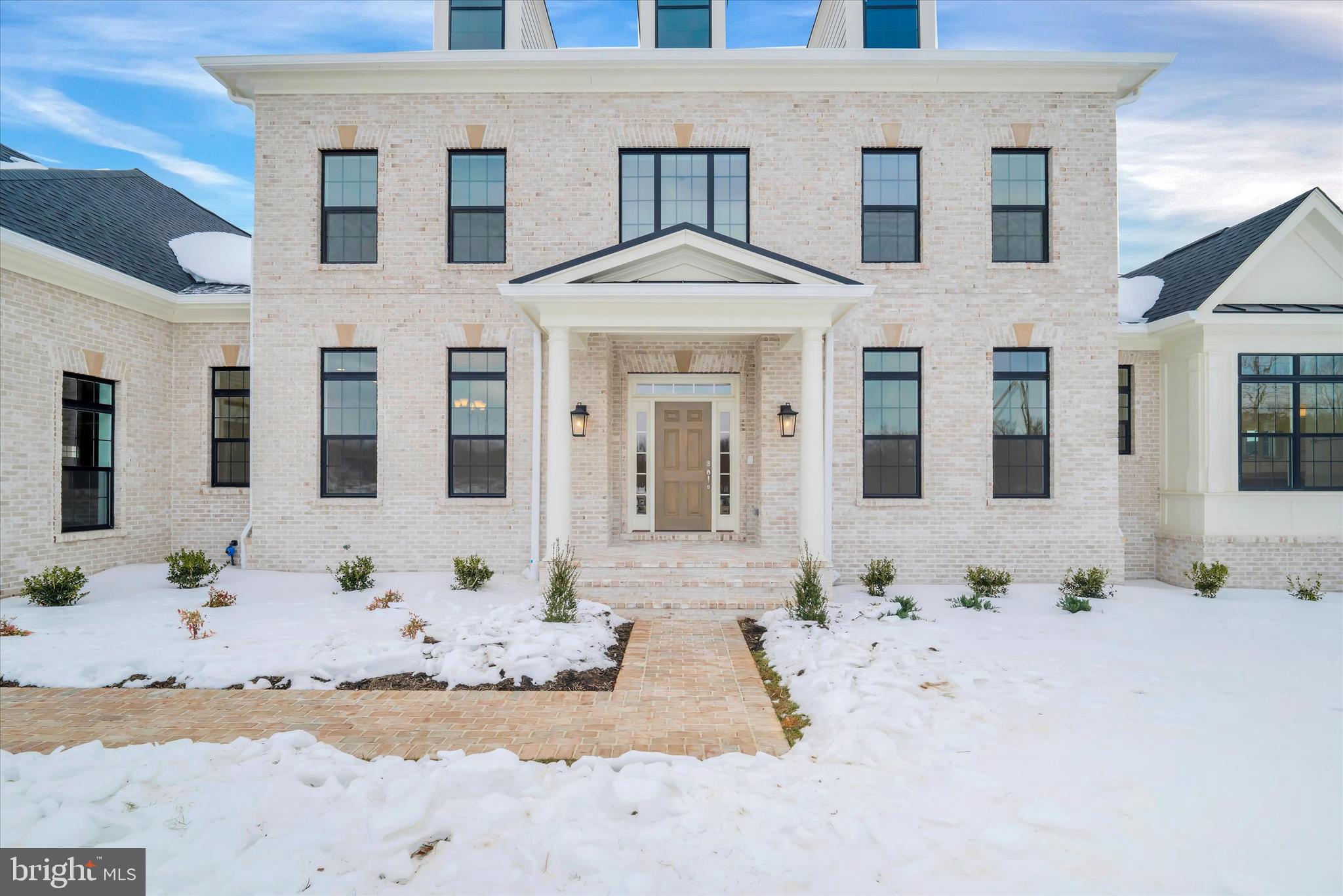 FAIRFAX MANOR - Residential