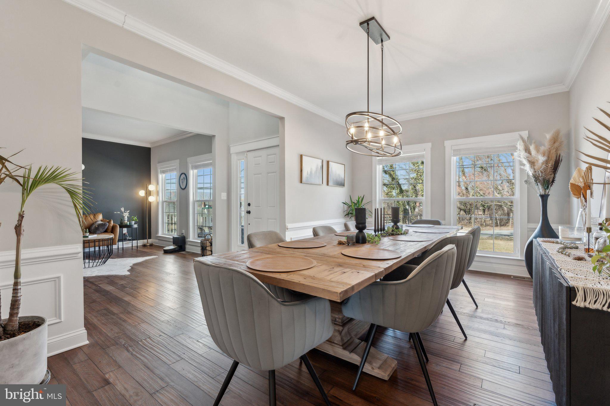 LOVETTSVILLE - Residential