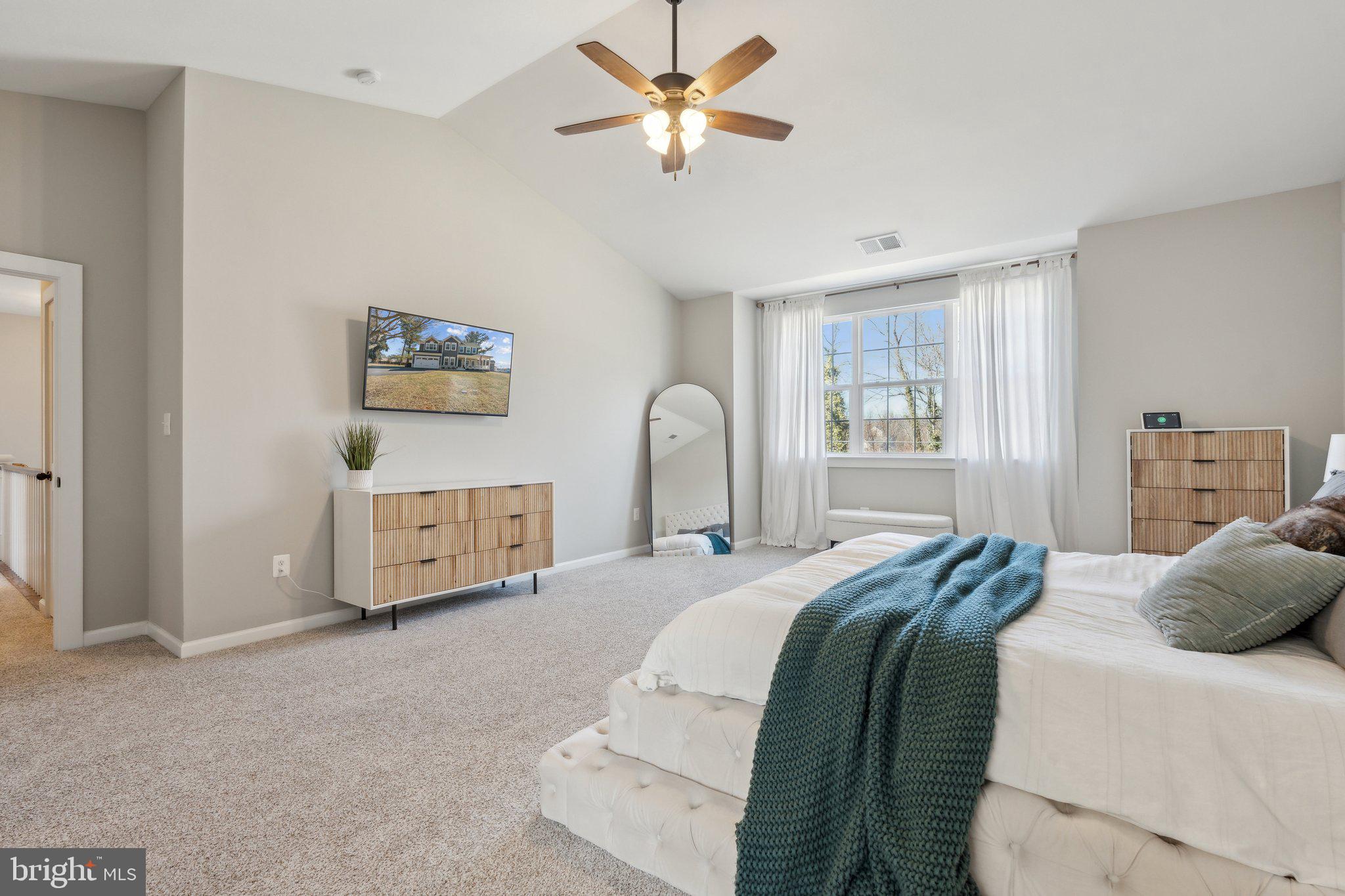 LOVETTSVILLE - Residential