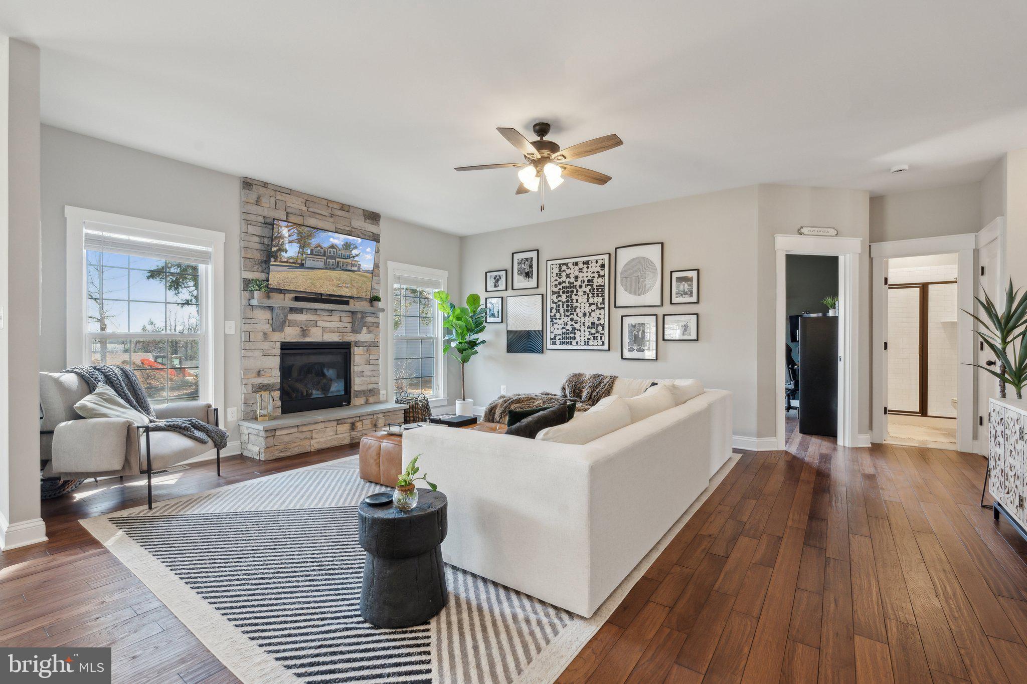 LOVETTSVILLE - Residential