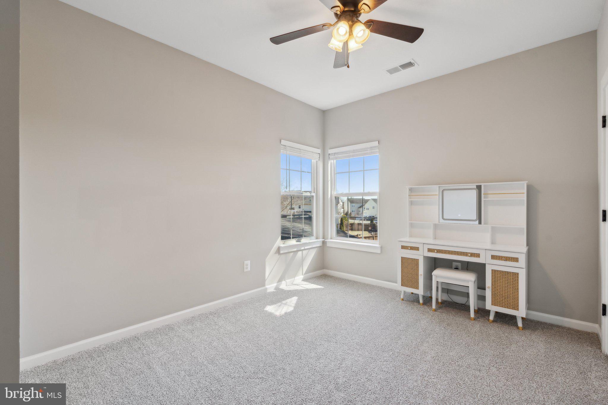 LOVETTSVILLE - Residential
