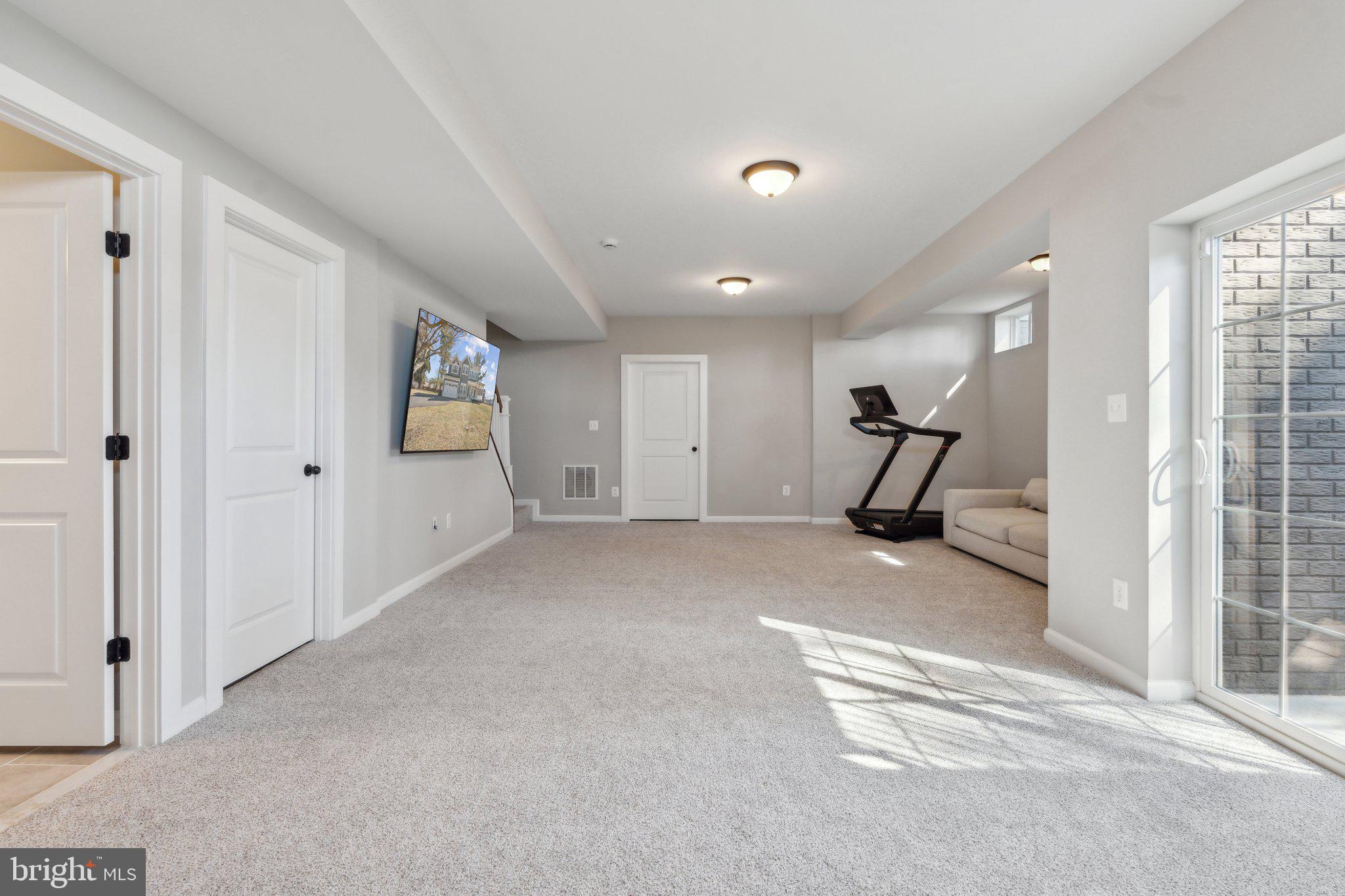 LOVETTSVILLE - Residential