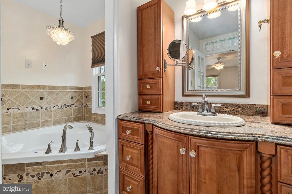 NEWINGTON STATION - Residential