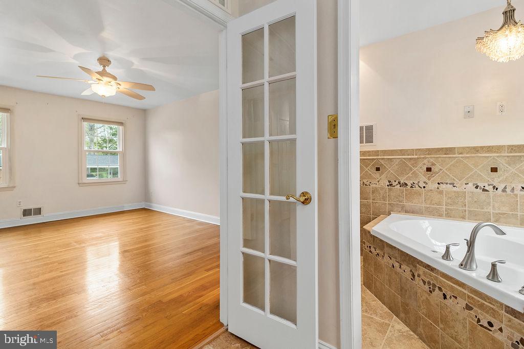 NEWINGTON STATION - Residential