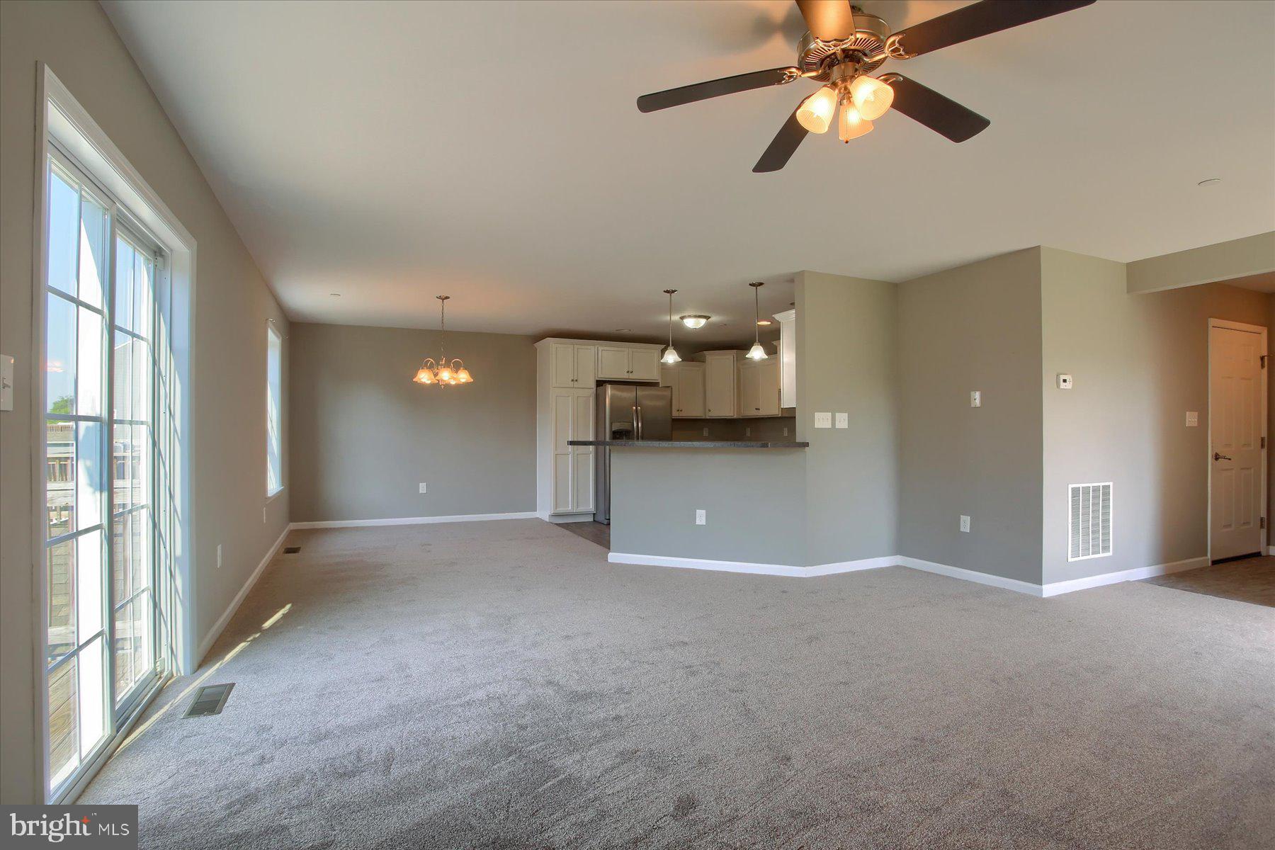 MACINTOSH CROSSING - Residential