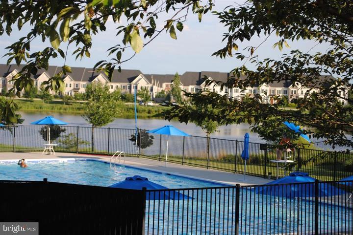 AVONLEA - Residential Lease
