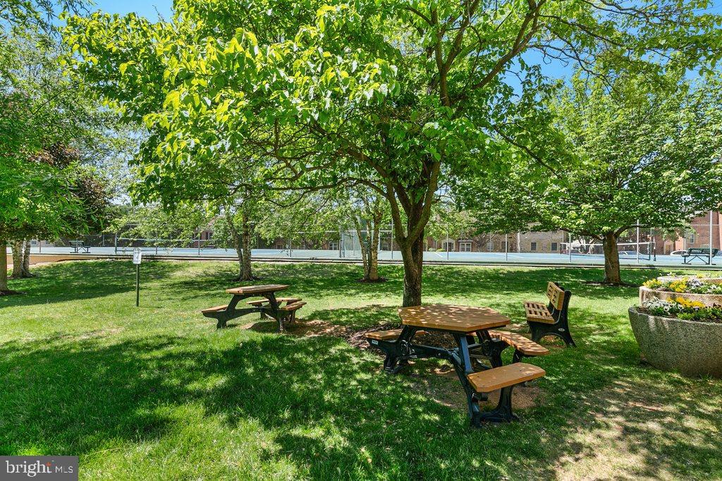 WEST SPRING - Residential