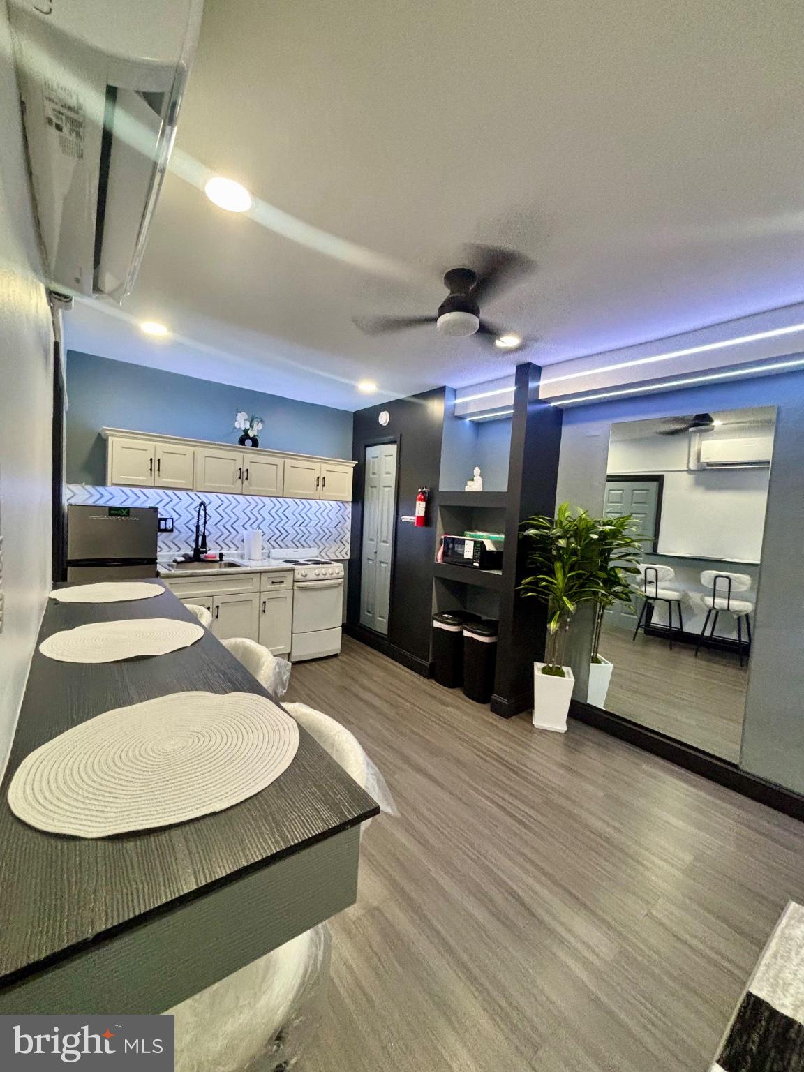 KENSINGTON - Residential
