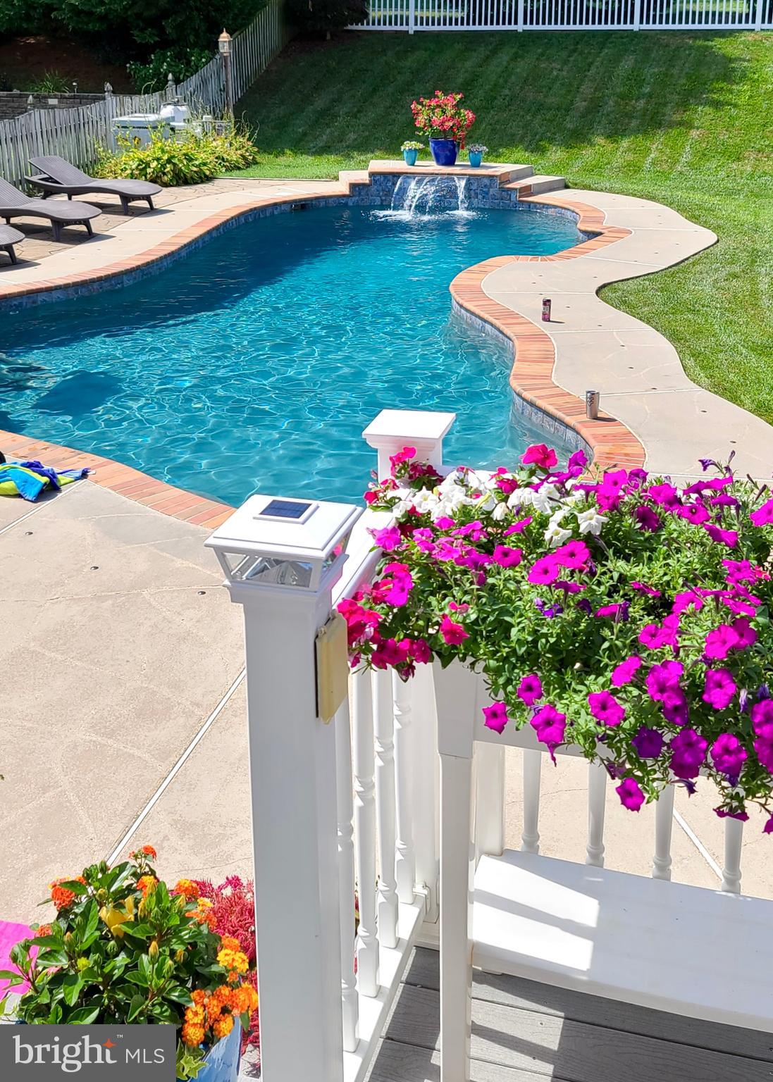 WEST VALLEY OAKS - Residential