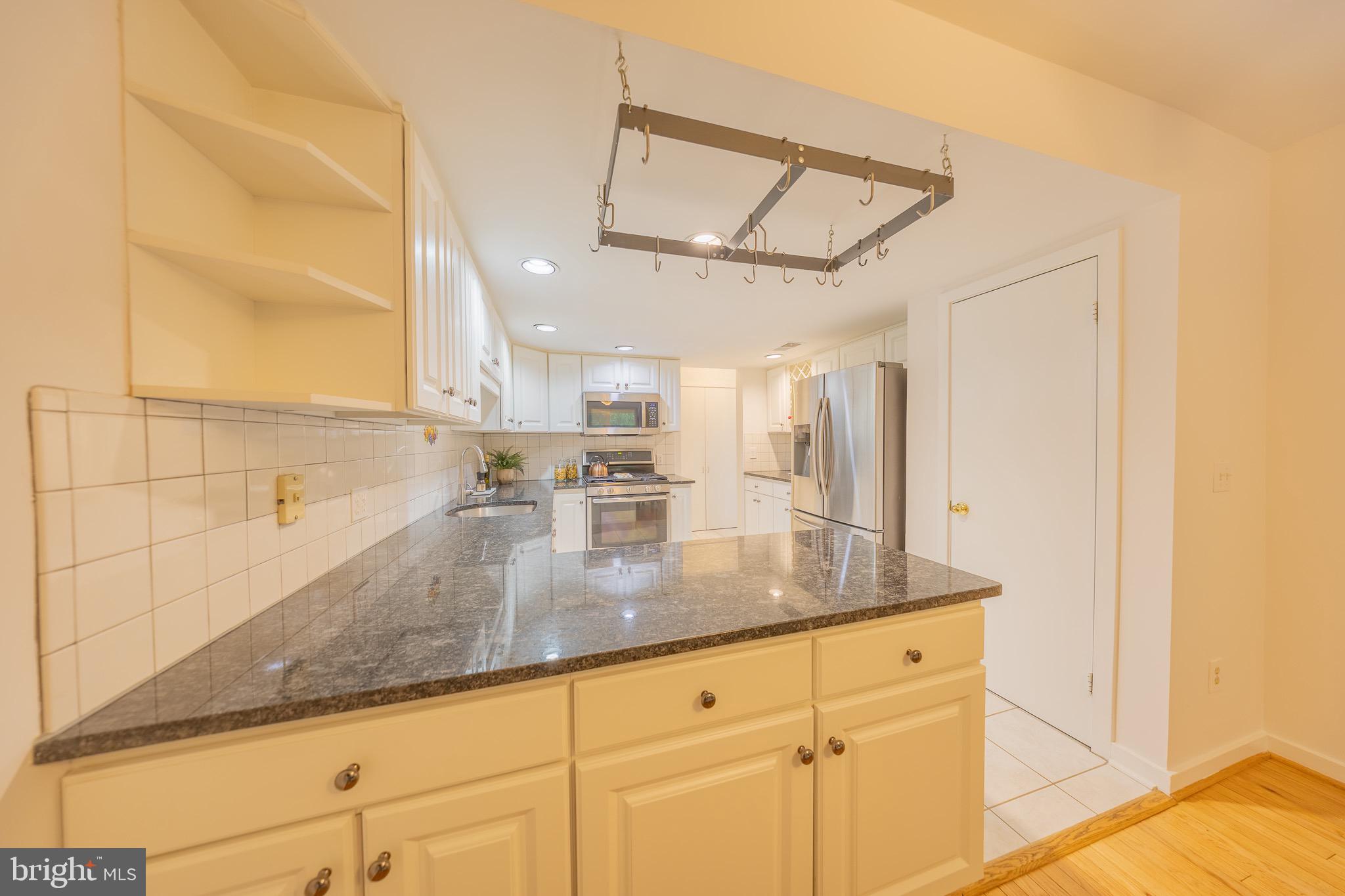 CEDAR COVE - Residential