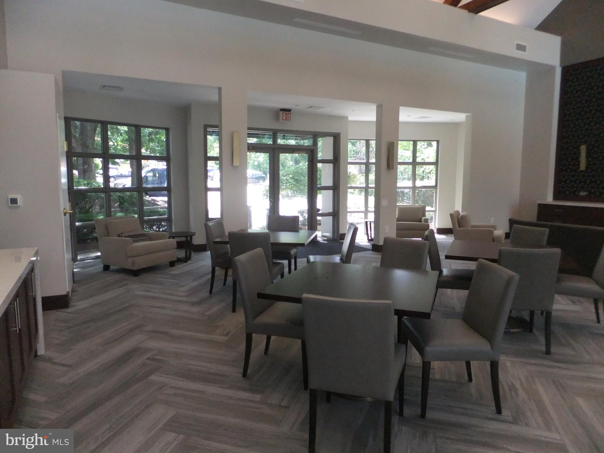 OAK HILL ESTATES - Residential Lease