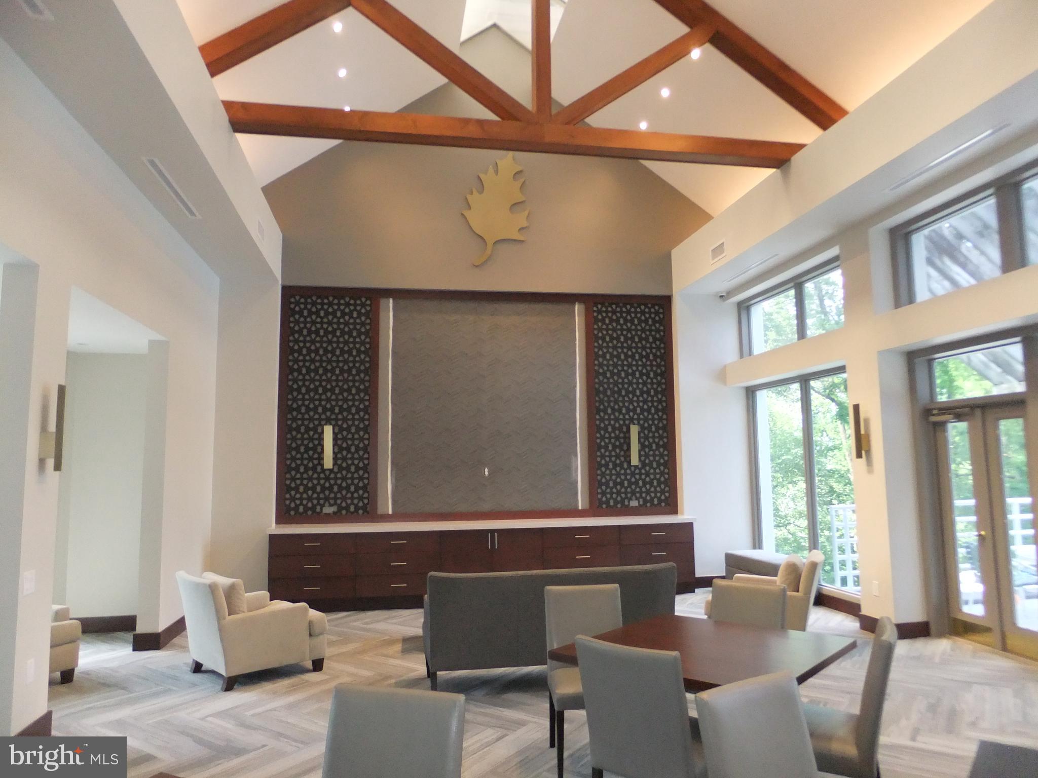 OAK HILL ESTATES - Residential Lease