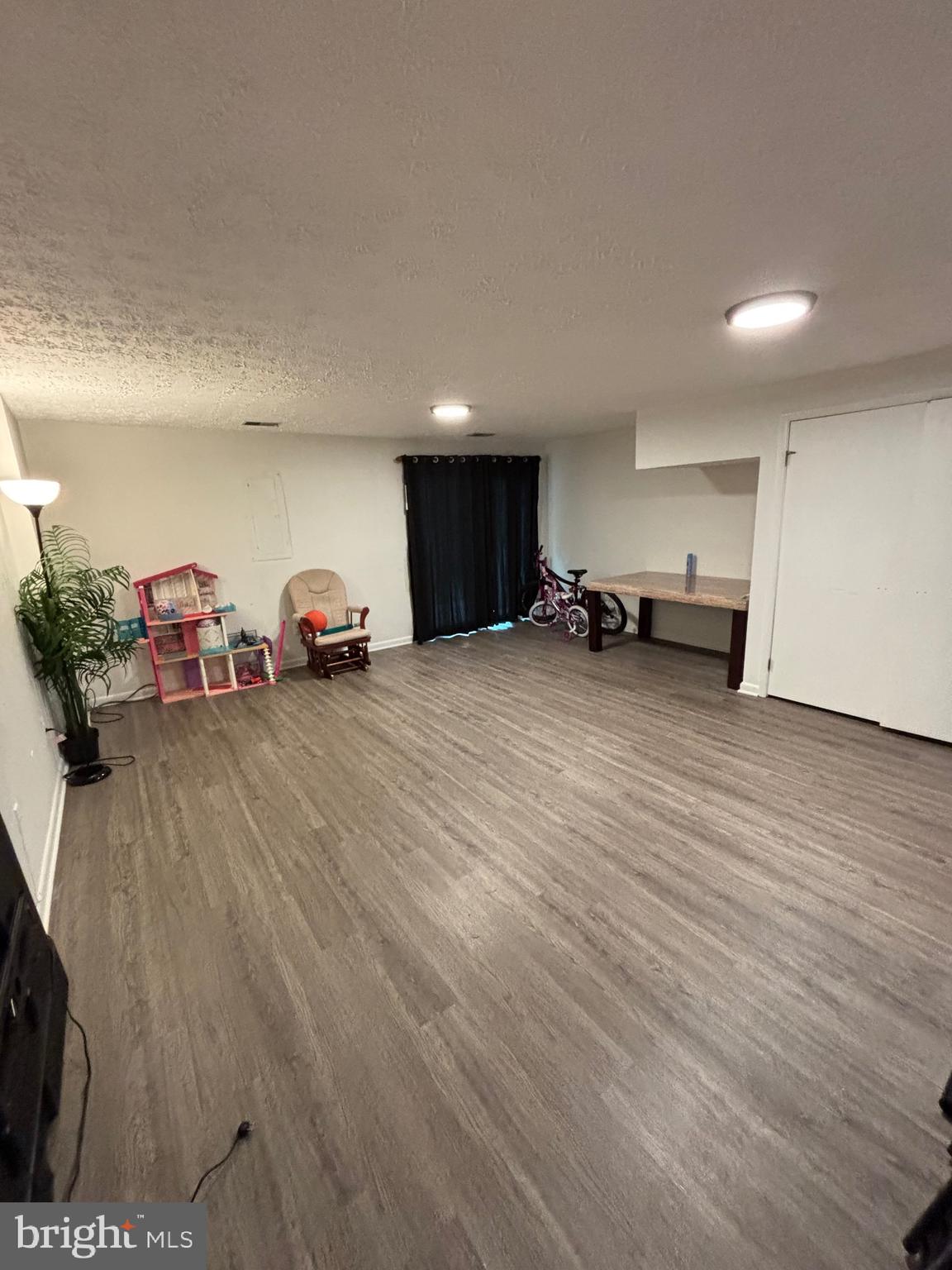 FORESTVILLE PARK - Residential