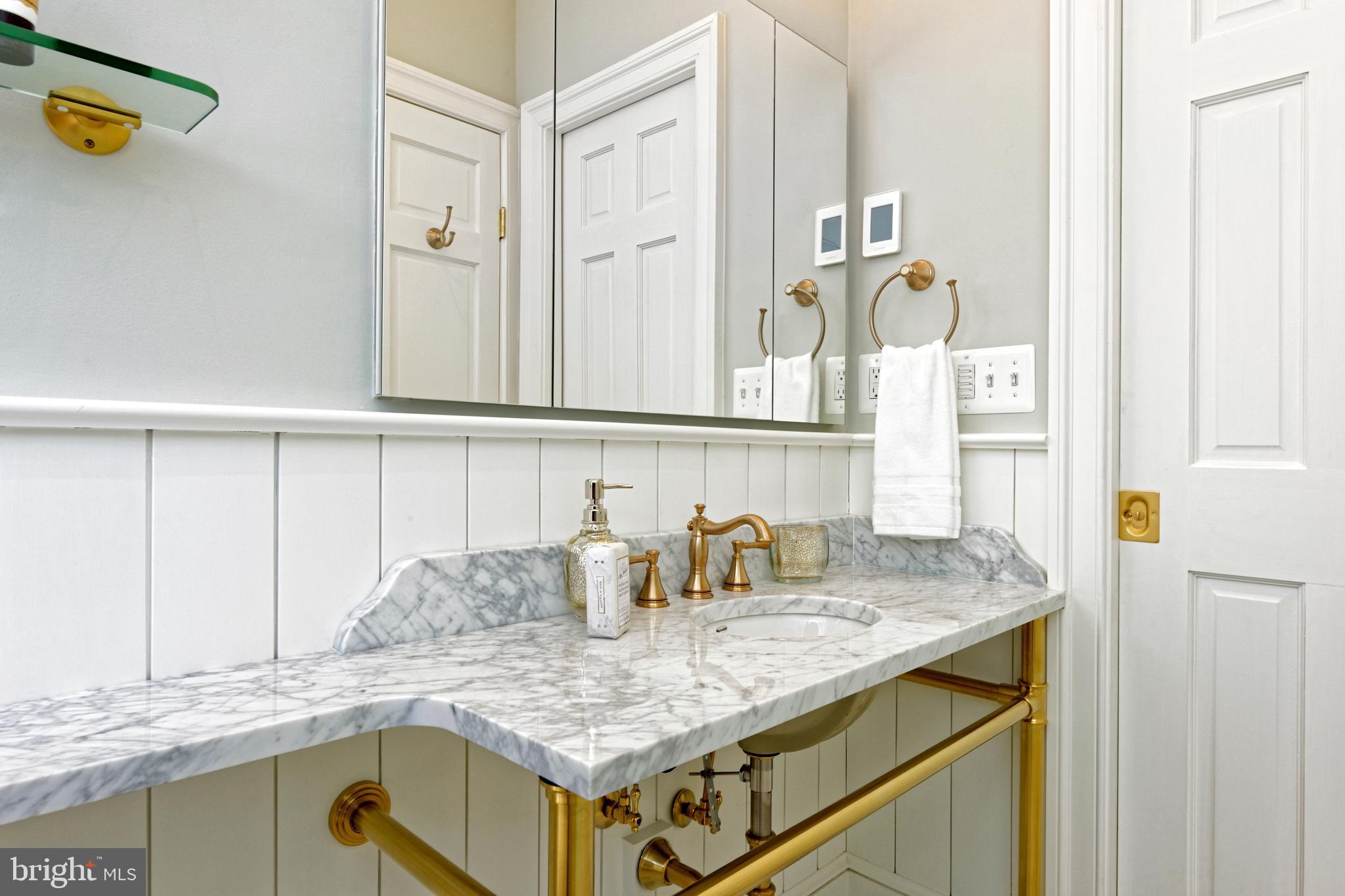 OLD TOWN ALEXANDRIA - Residential