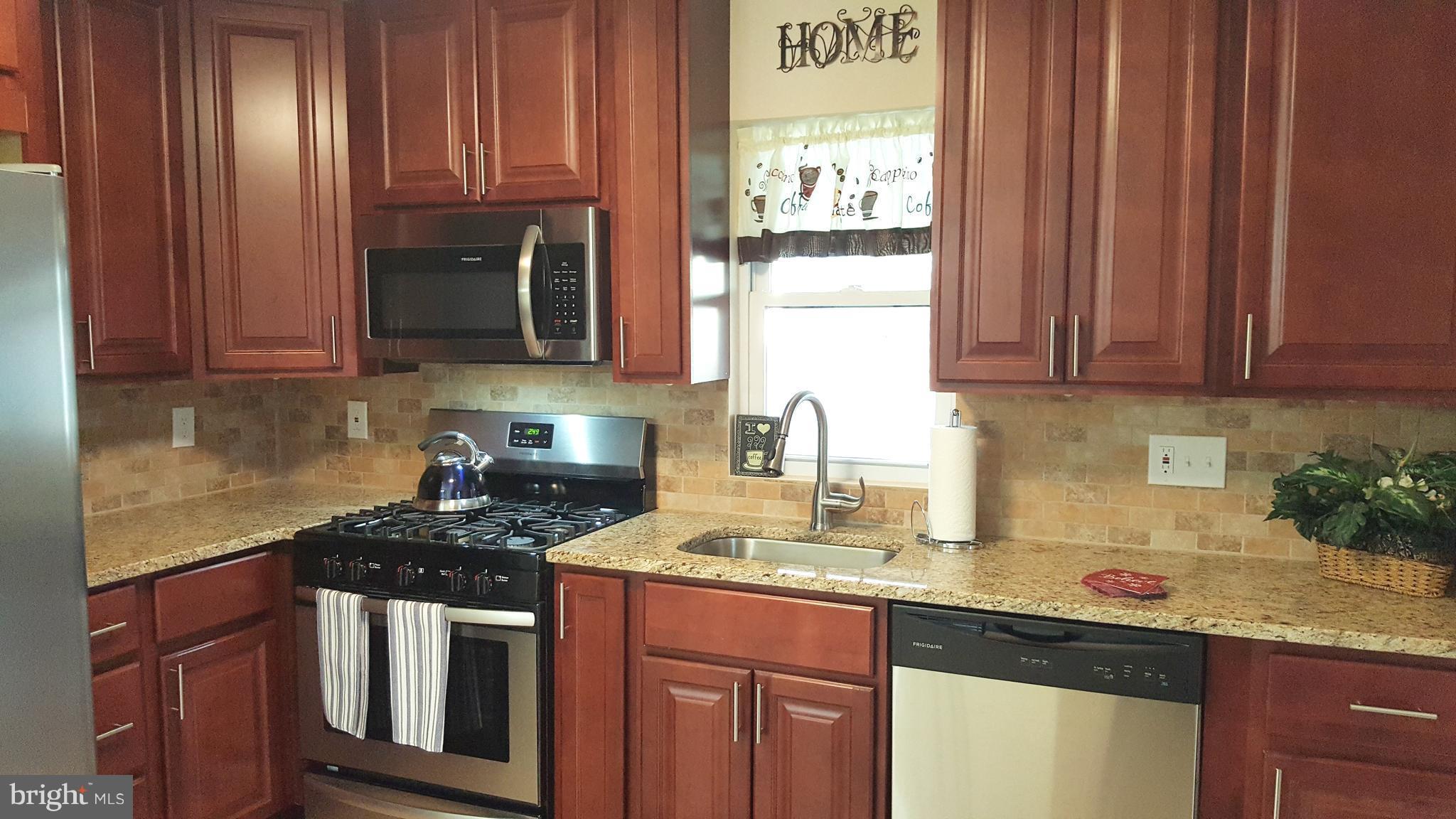 CALIFORNIA GROVE - Residential