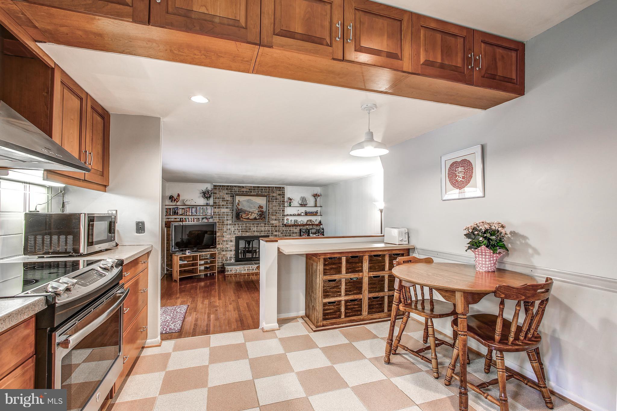 QUINCE ORCHARD KNOLLS - Residential