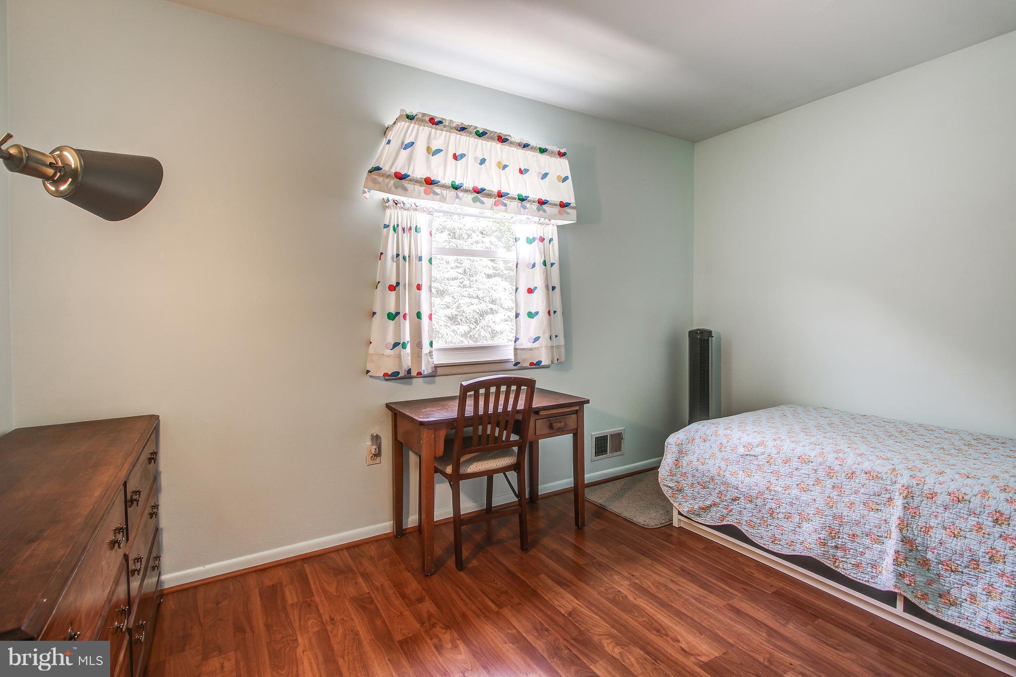 QUINCE ORCHARD KNOLLS - Residential