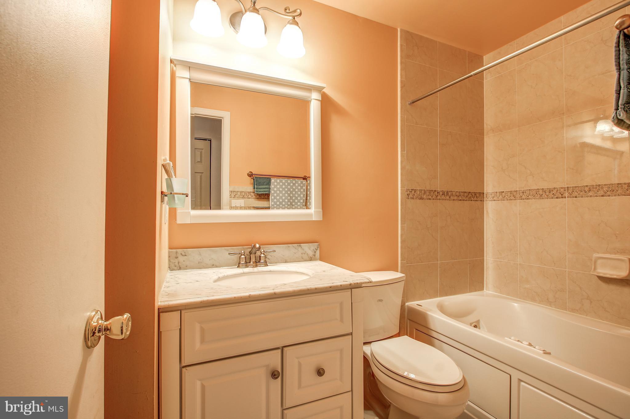 QUINCE ORCHARD KNOLLS - Residential