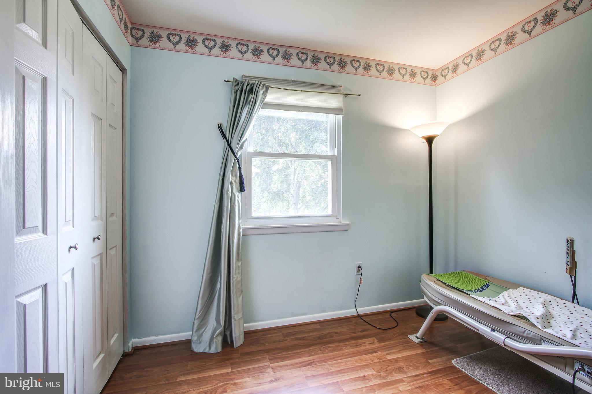 QUINCE ORCHARD KNOLLS - Residential