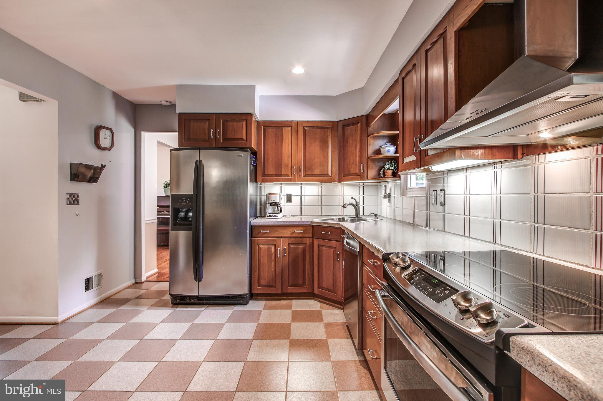 QUINCE ORCHARD KNOLLS - Residential