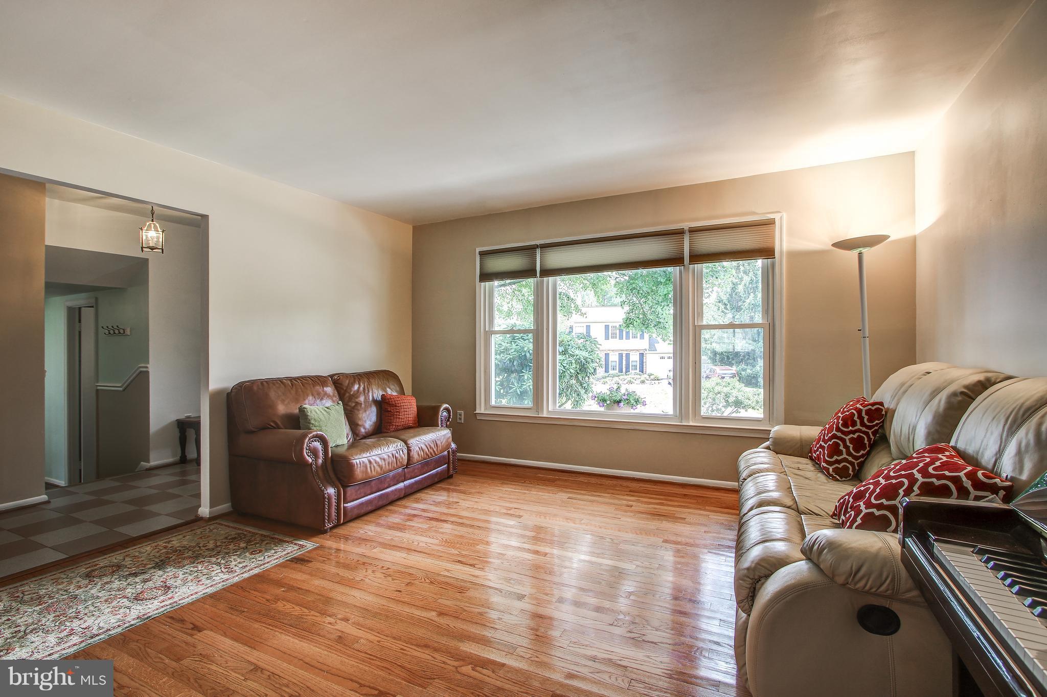 QUINCE ORCHARD KNOLLS - Residential