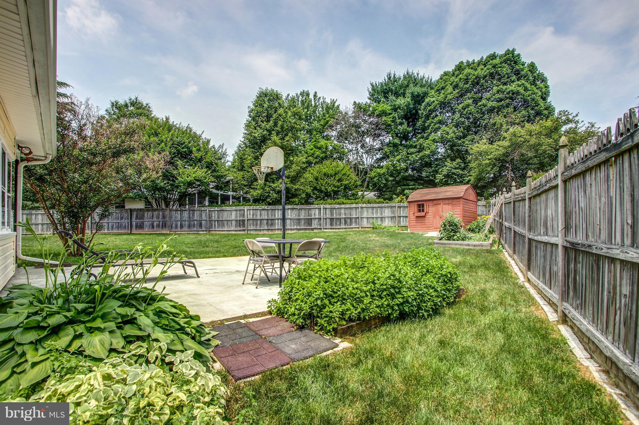 QUINCE ORCHARD KNOLLS - Residential