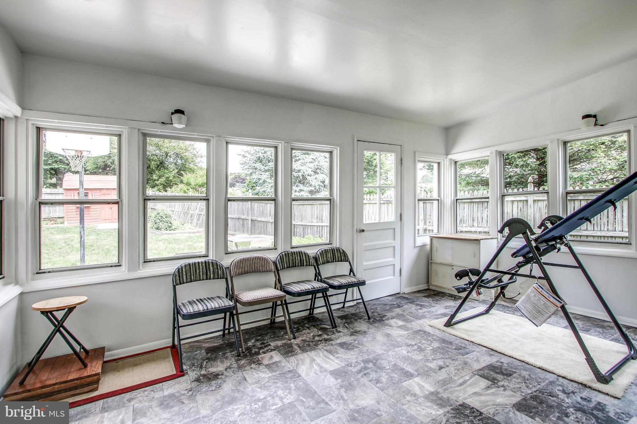 QUINCE ORCHARD KNOLLS - Residential