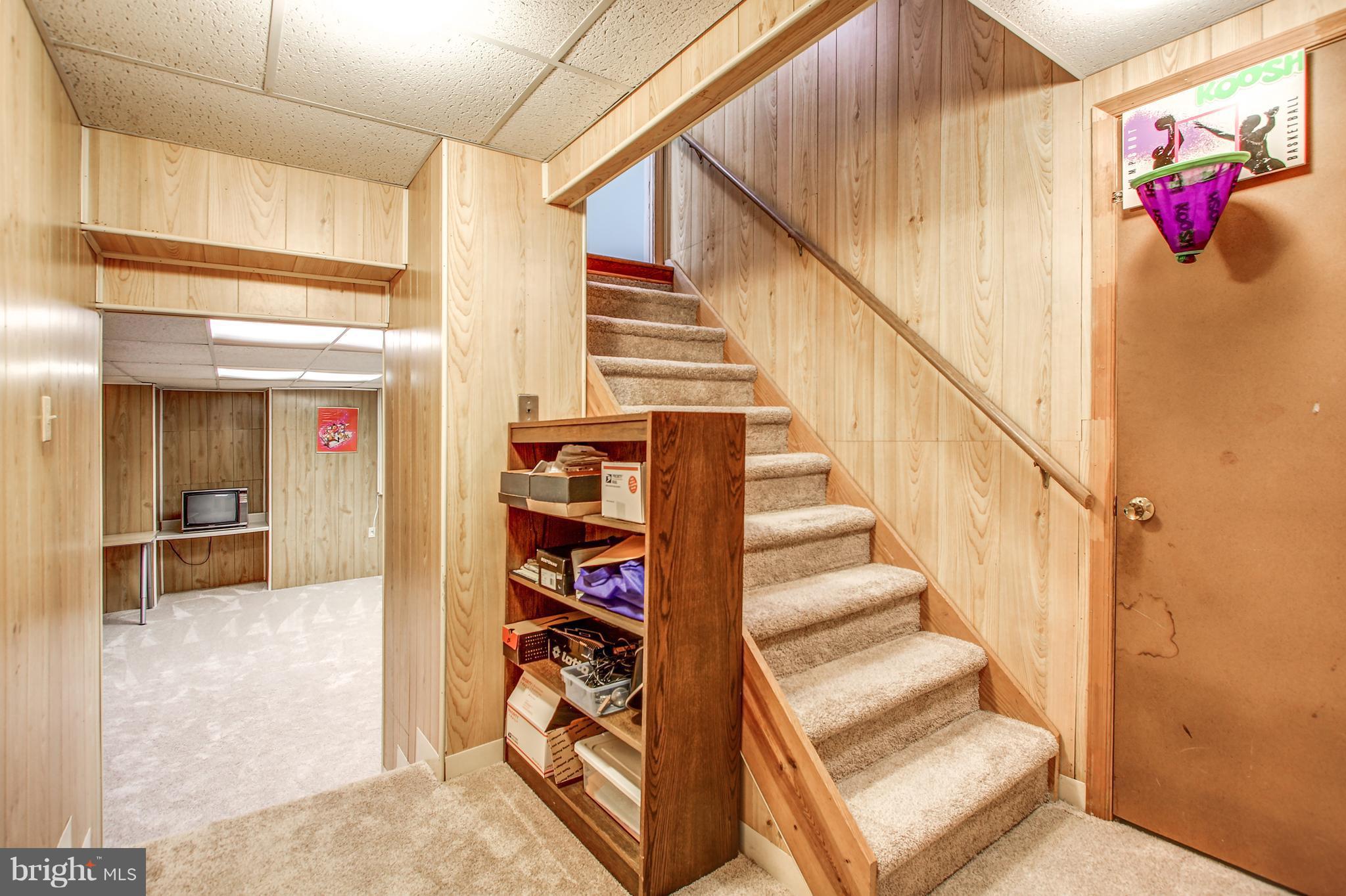 QUINCE ORCHARD KNOLLS - Residential