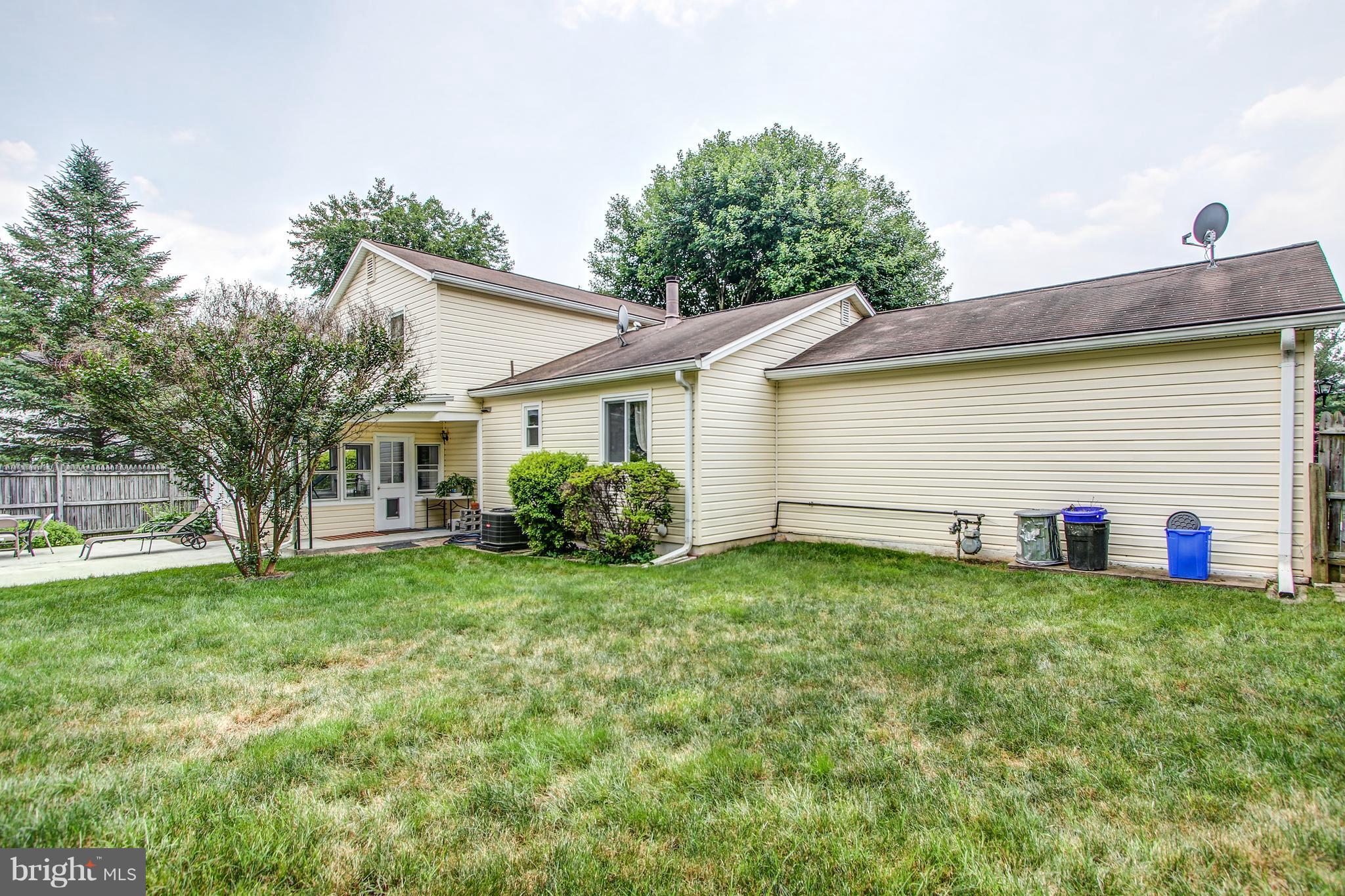 QUINCE ORCHARD KNOLLS - Residential