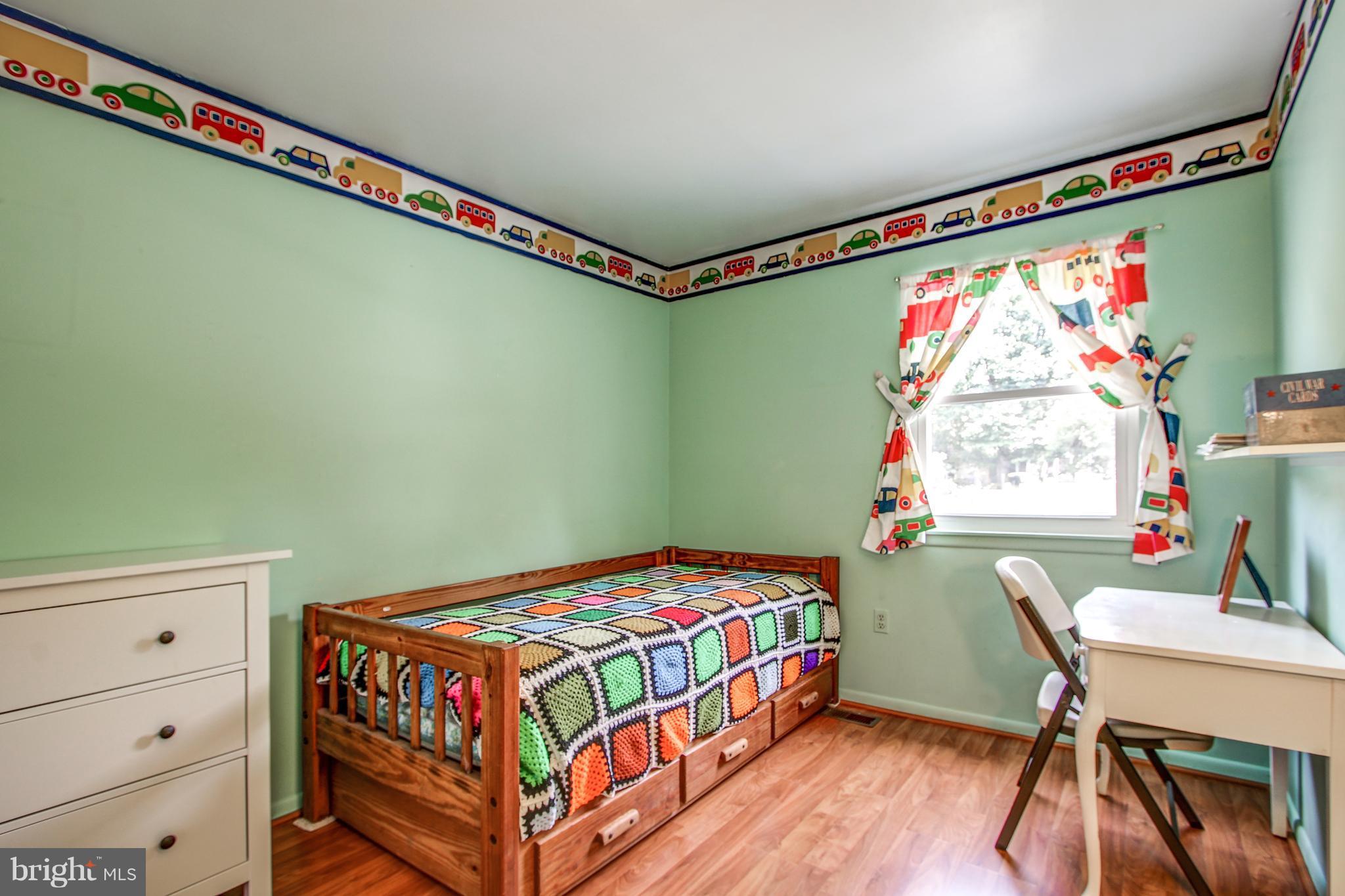 QUINCE ORCHARD KNOLLS - Residential