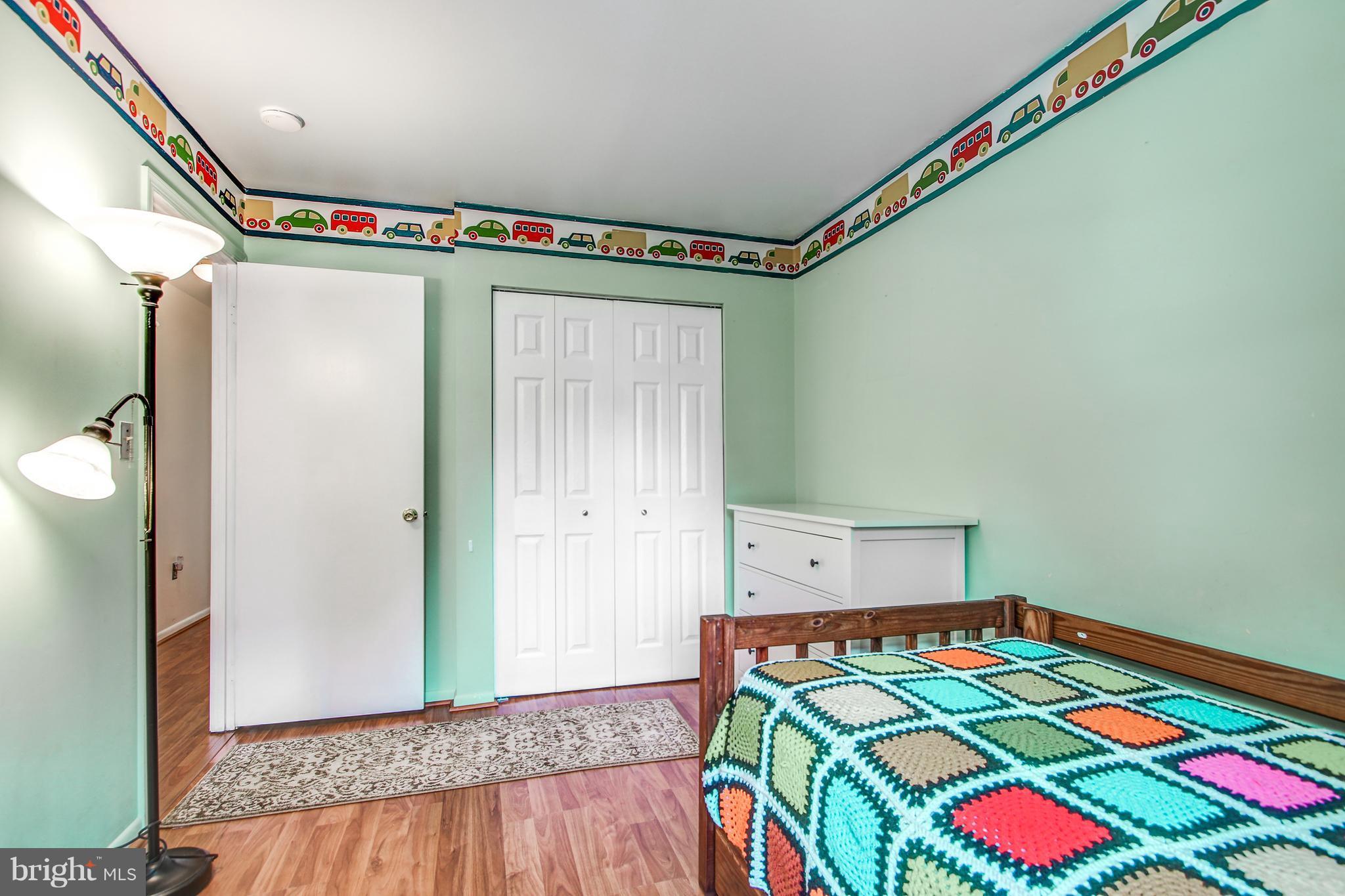 QUINCE ORCHARD KNOLLS - Residential