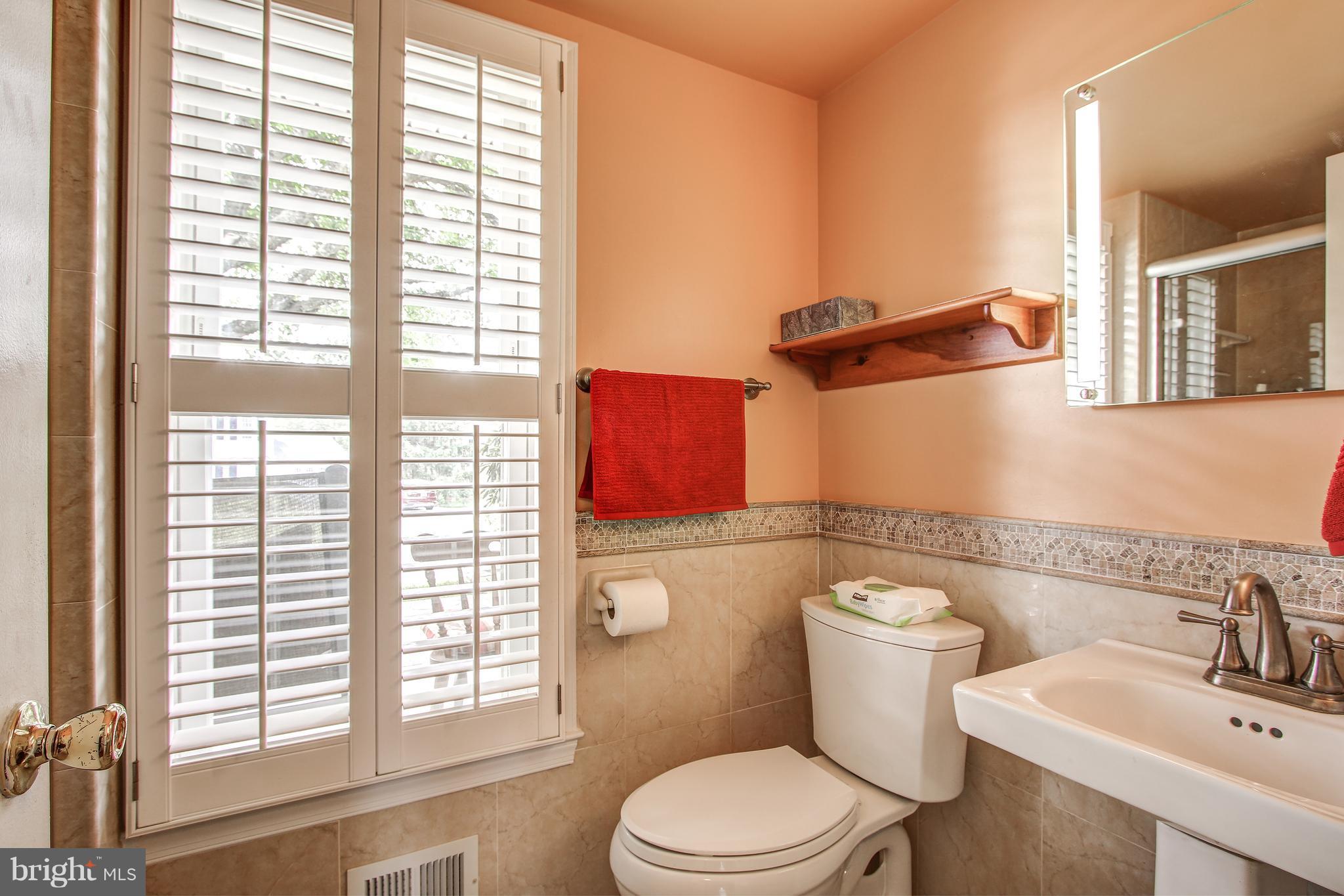 QUINCE ORCHARD KNOLLS - Residential