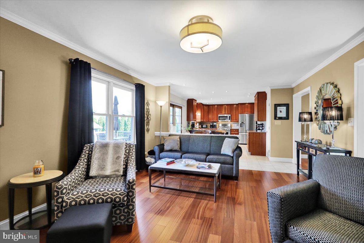 WHITFORD HILL - Residential