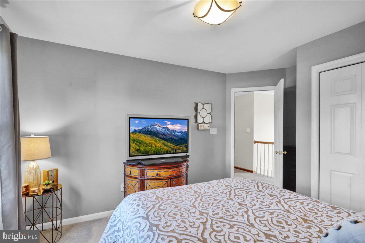 WHITFORD HILL - Residential