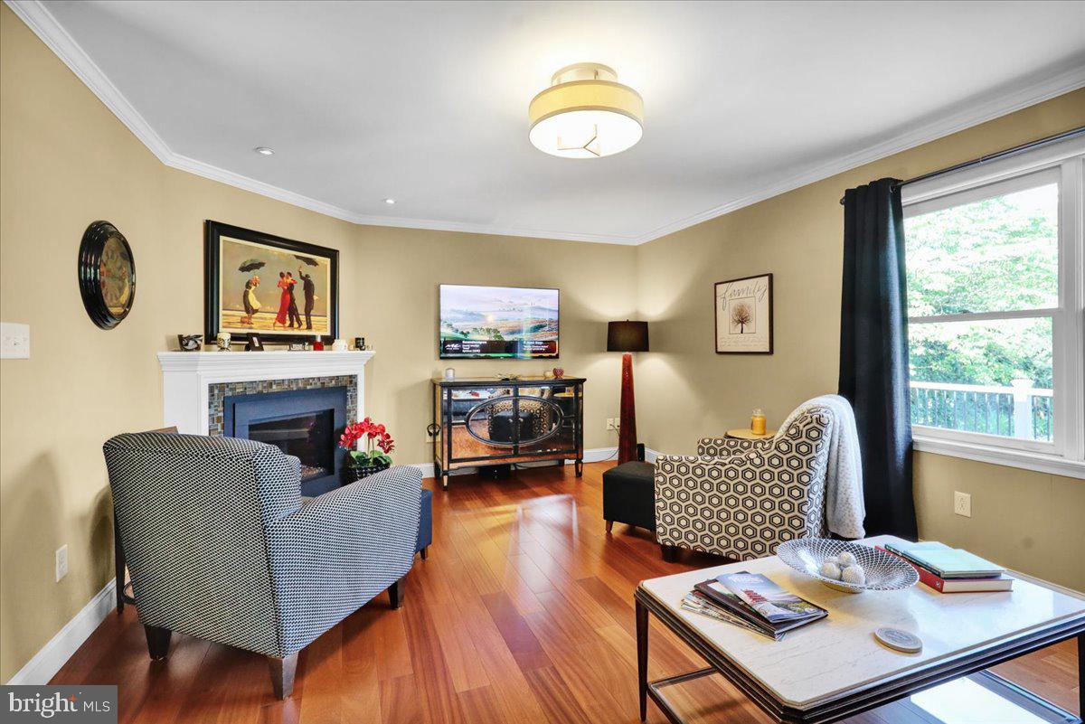 WHITFORD HILL - Residential