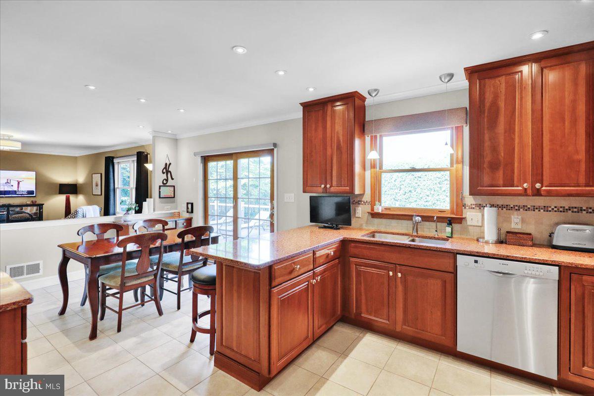 WHITFORD HILL - Residential