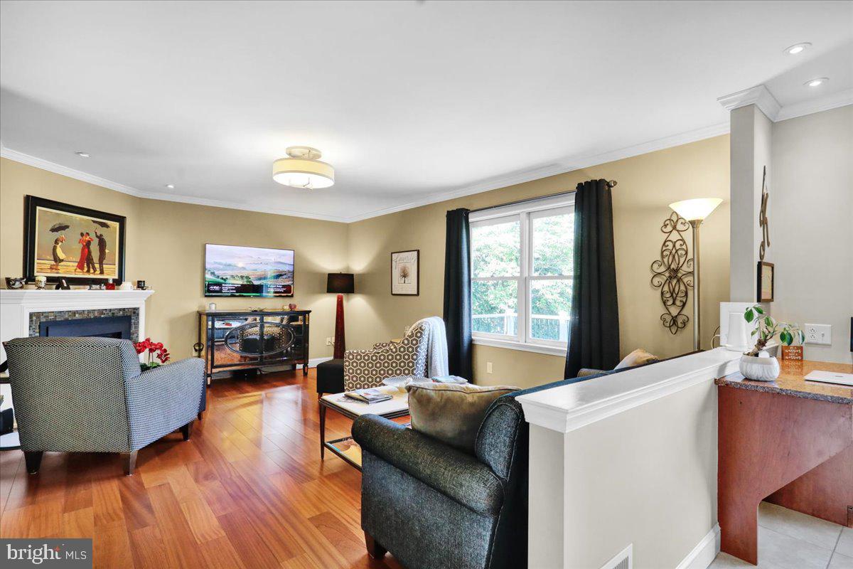 WHITFORD HILL - Residential