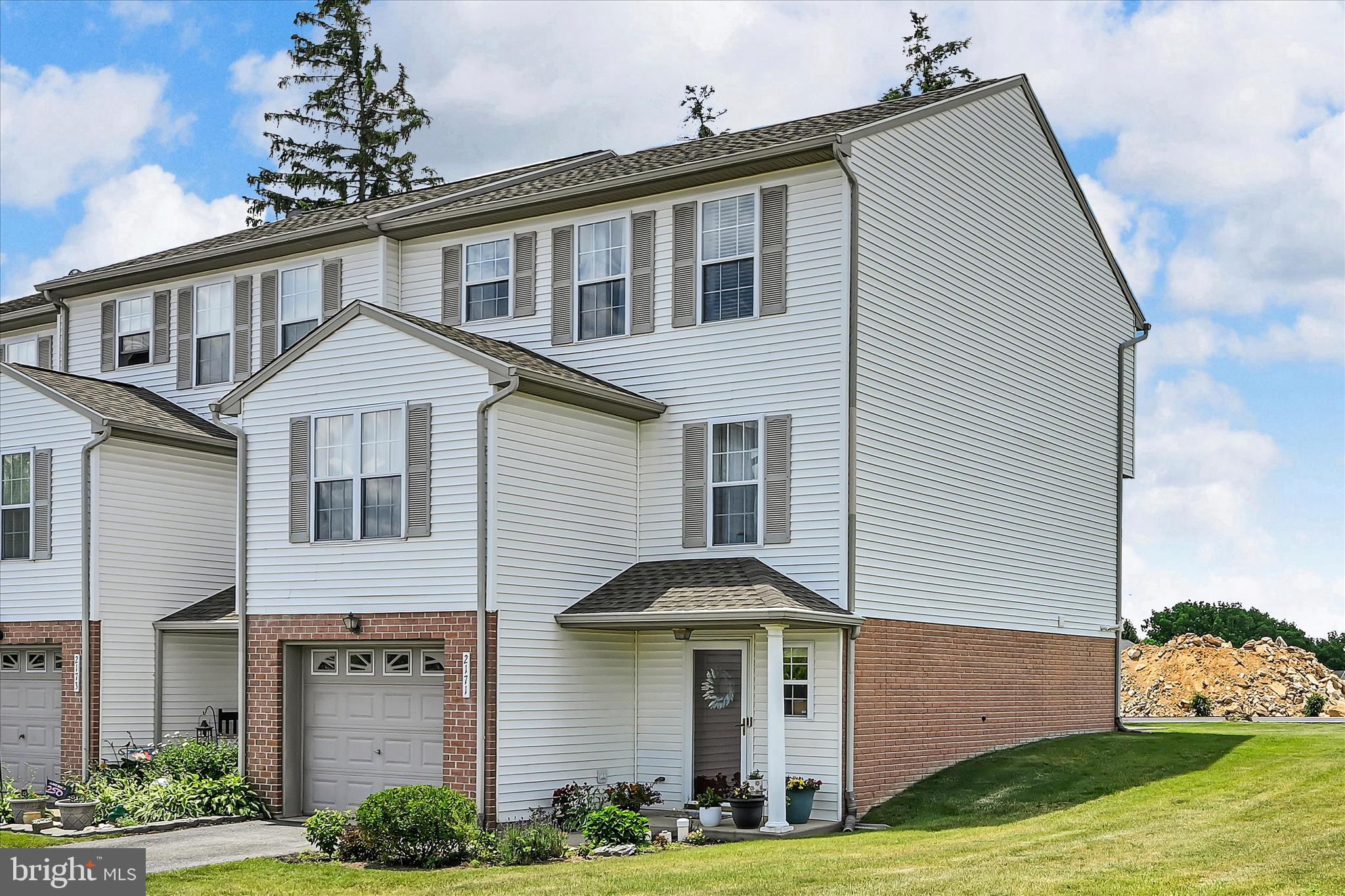 OAK HILLS - Residential