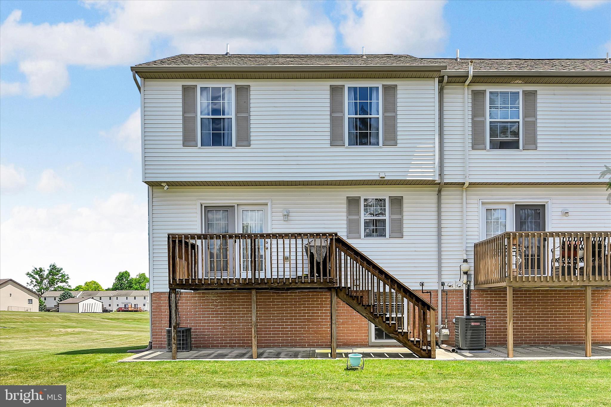 OAK HILLS - Residential
