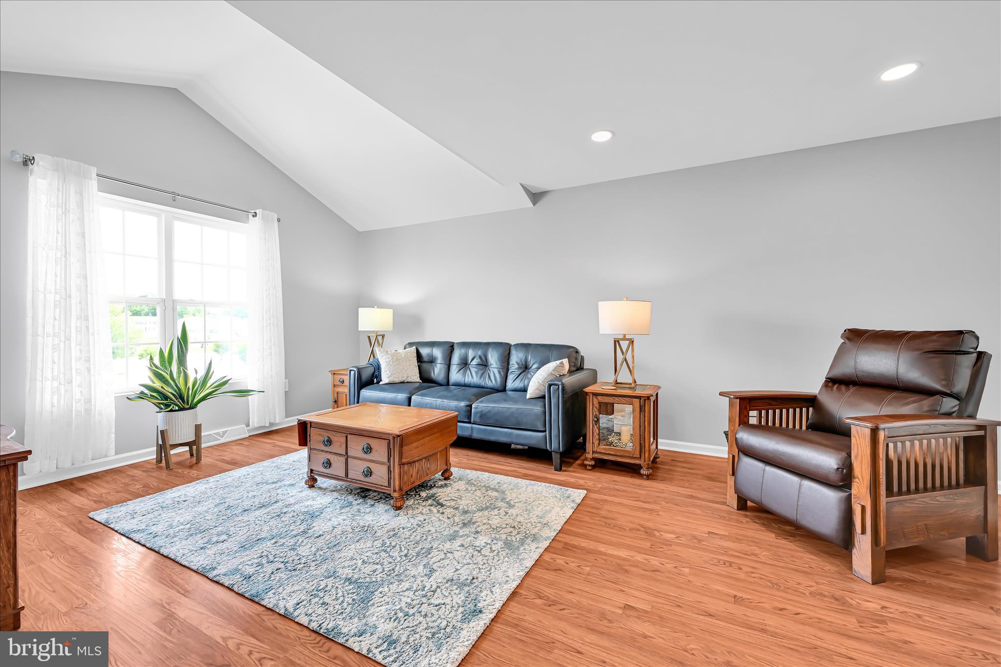 OAK HILLS - Residential